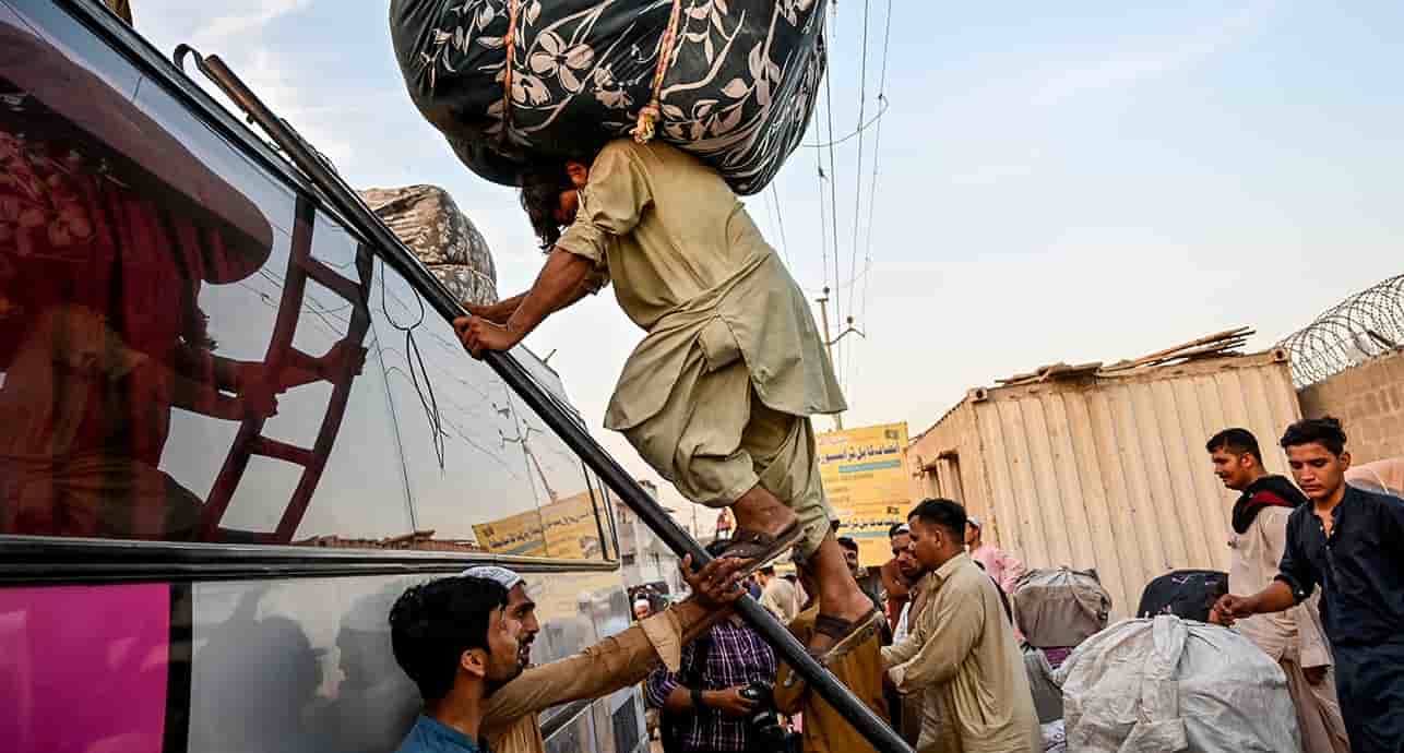 Plusieurs millions de réfugiés afghans installés au Pakistan ont été priés de quitter le pays, en représailles au supposé soutien de Kaboul au TTP.