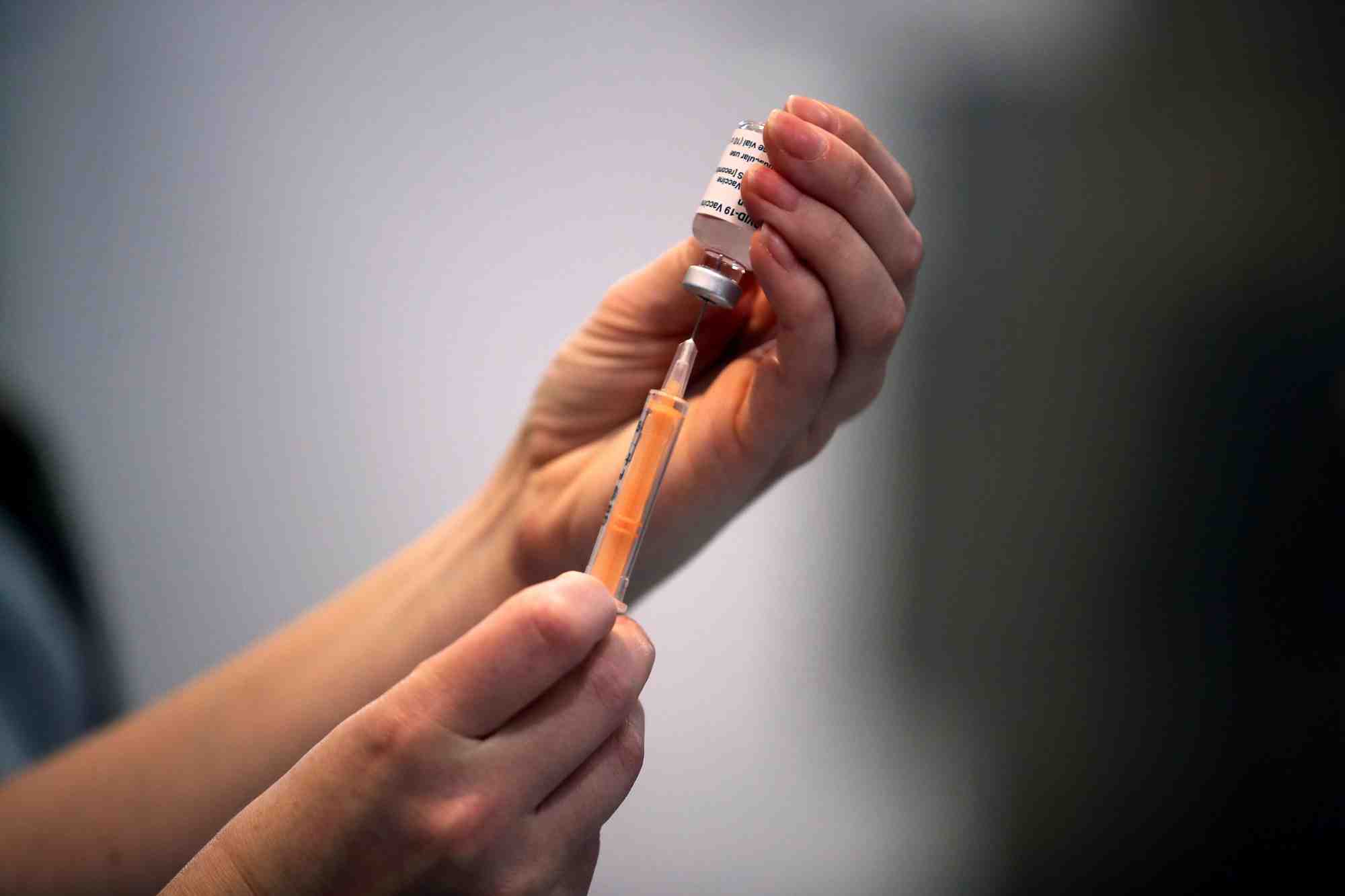 Grande-bretagne: le gouvernement se mobilise pour accelerer la vaccination