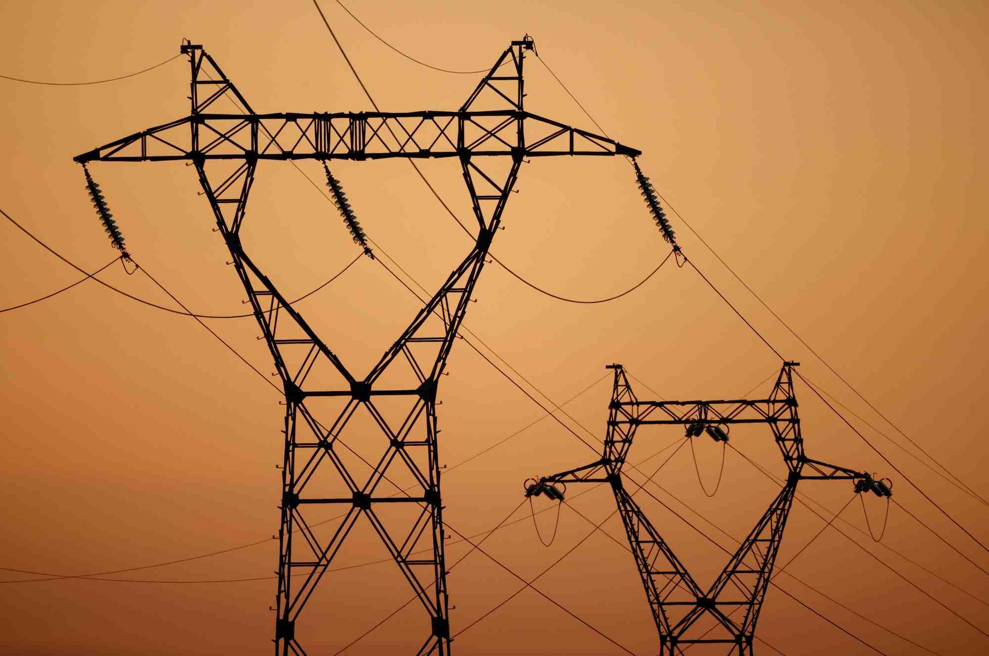Paris prevoit de nouvelles mesures pour freiner la hausse des prix de l'electricite, selon des sources