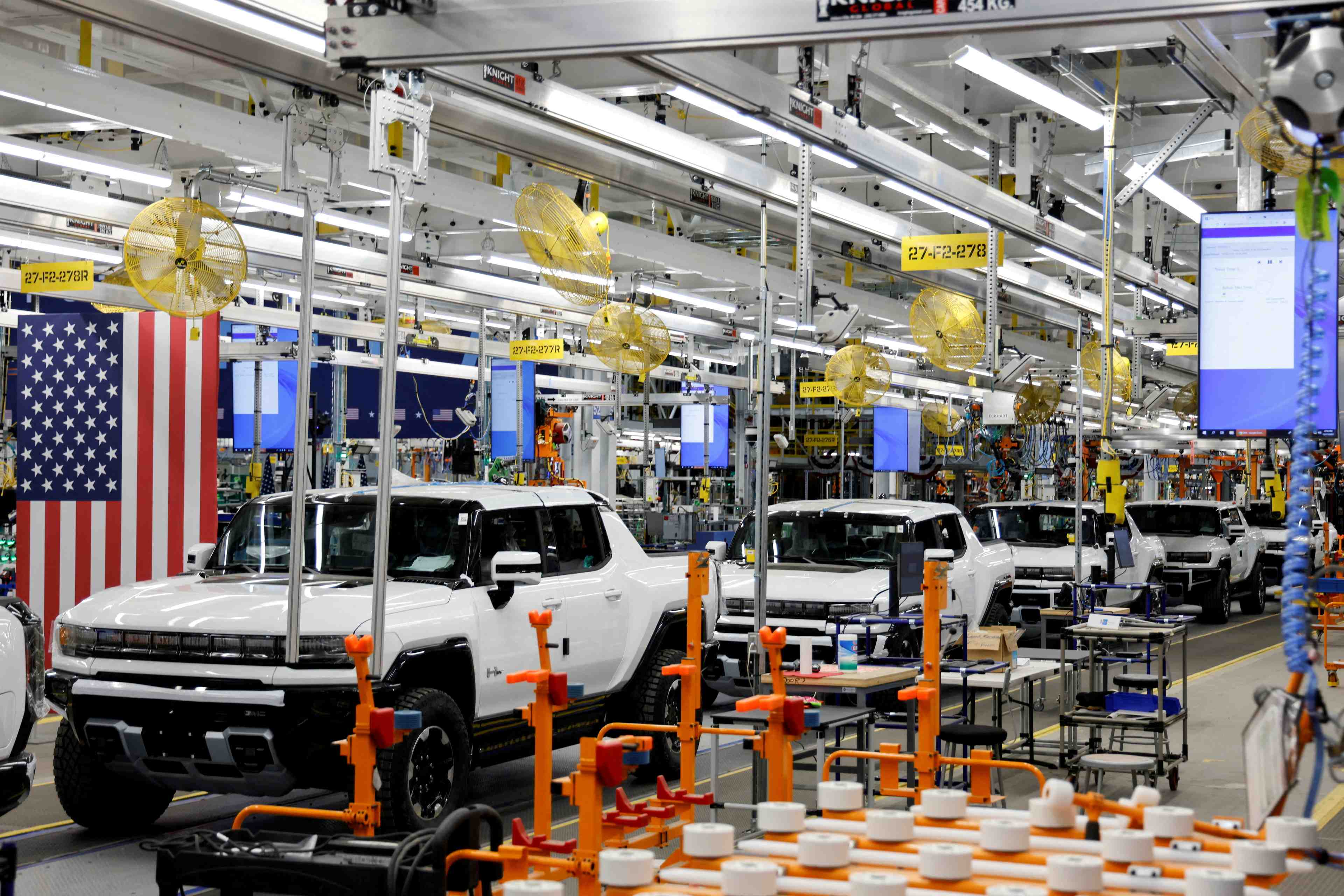 Etats-unis: la production industrielle progresse moins que prevu en novembre