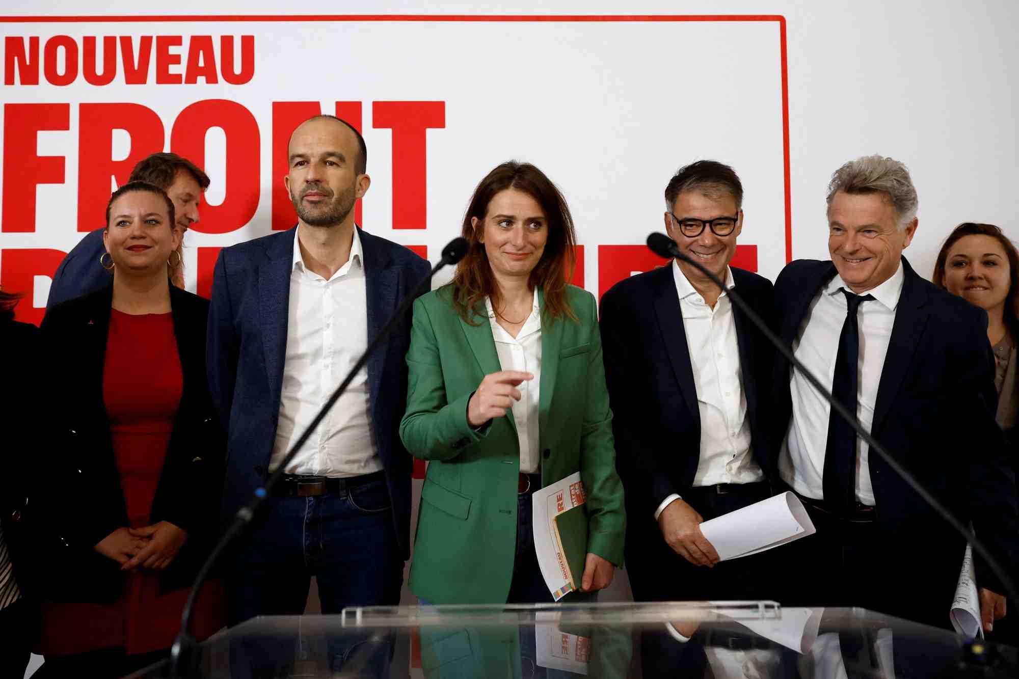 De gauche à droite : Mathilde Panot (LFI), Manuel Bompard (LFI), Marine Tondelier (Les Ecologistes), Olivier Faure (PS) et Fabien Roussel (PCF).