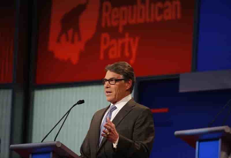 Rick perry, candidat a l'investiture republicaine aux etats-unis, jette l'eponge