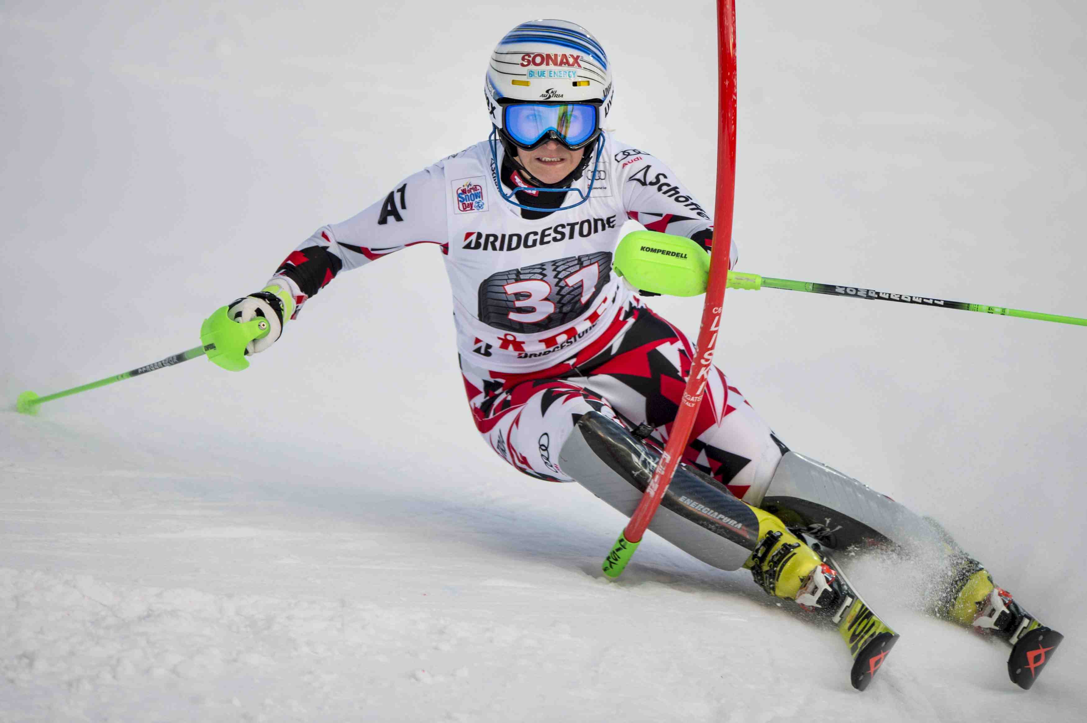 Eva-maria brem remporte le geant de courchevel, desillusion pour tessa worley