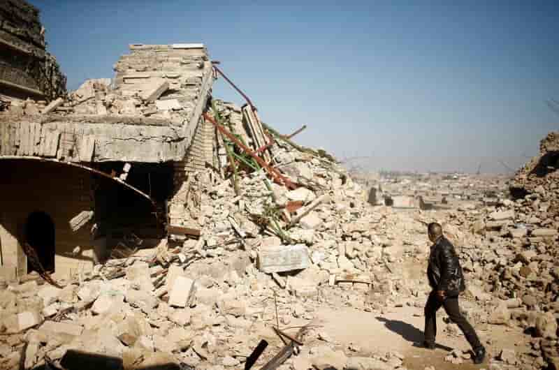 Dans mossoul-ouest, face aux obus et tirs de snipers