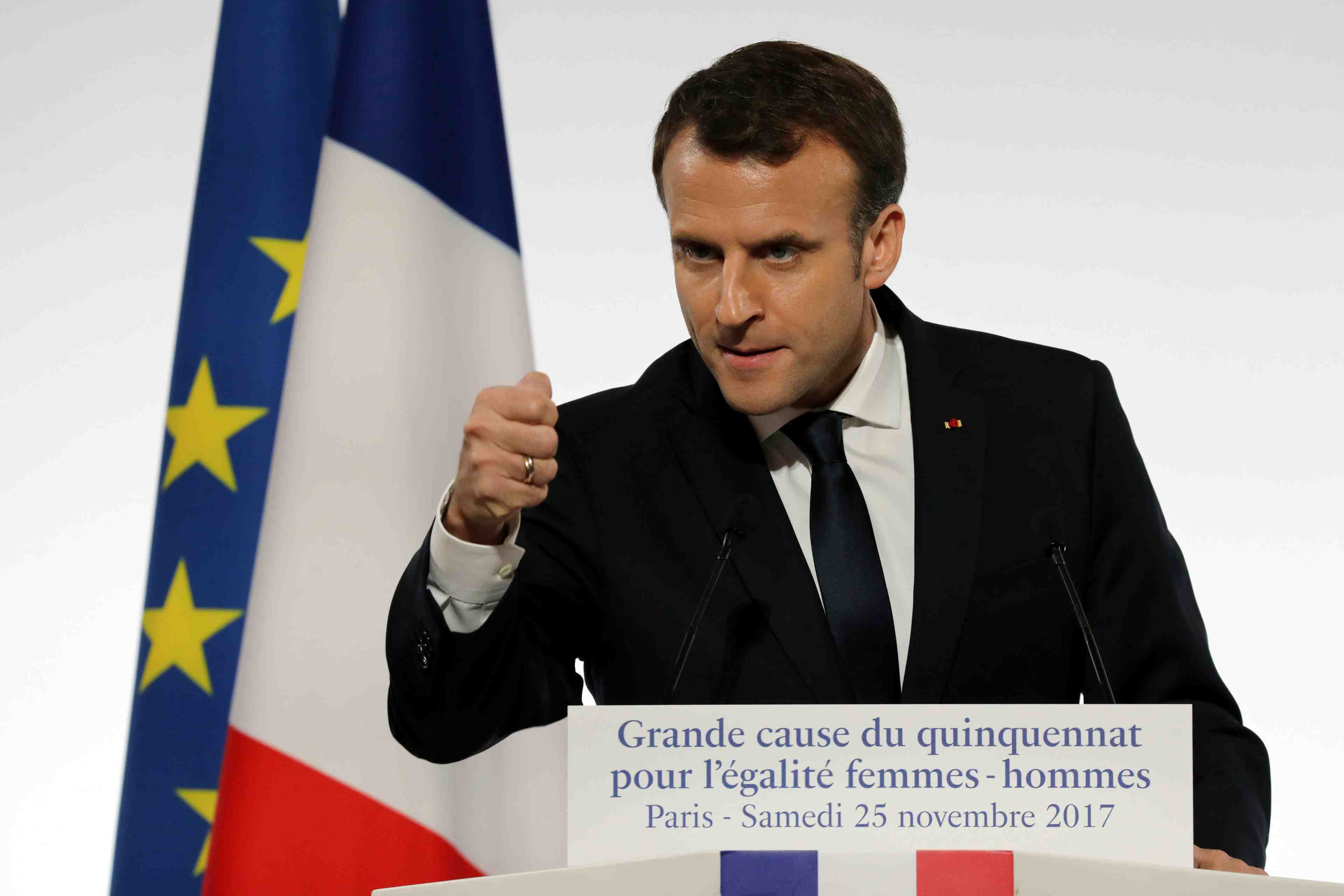Macron en afrique pour defendre un "partenariat renouvele"