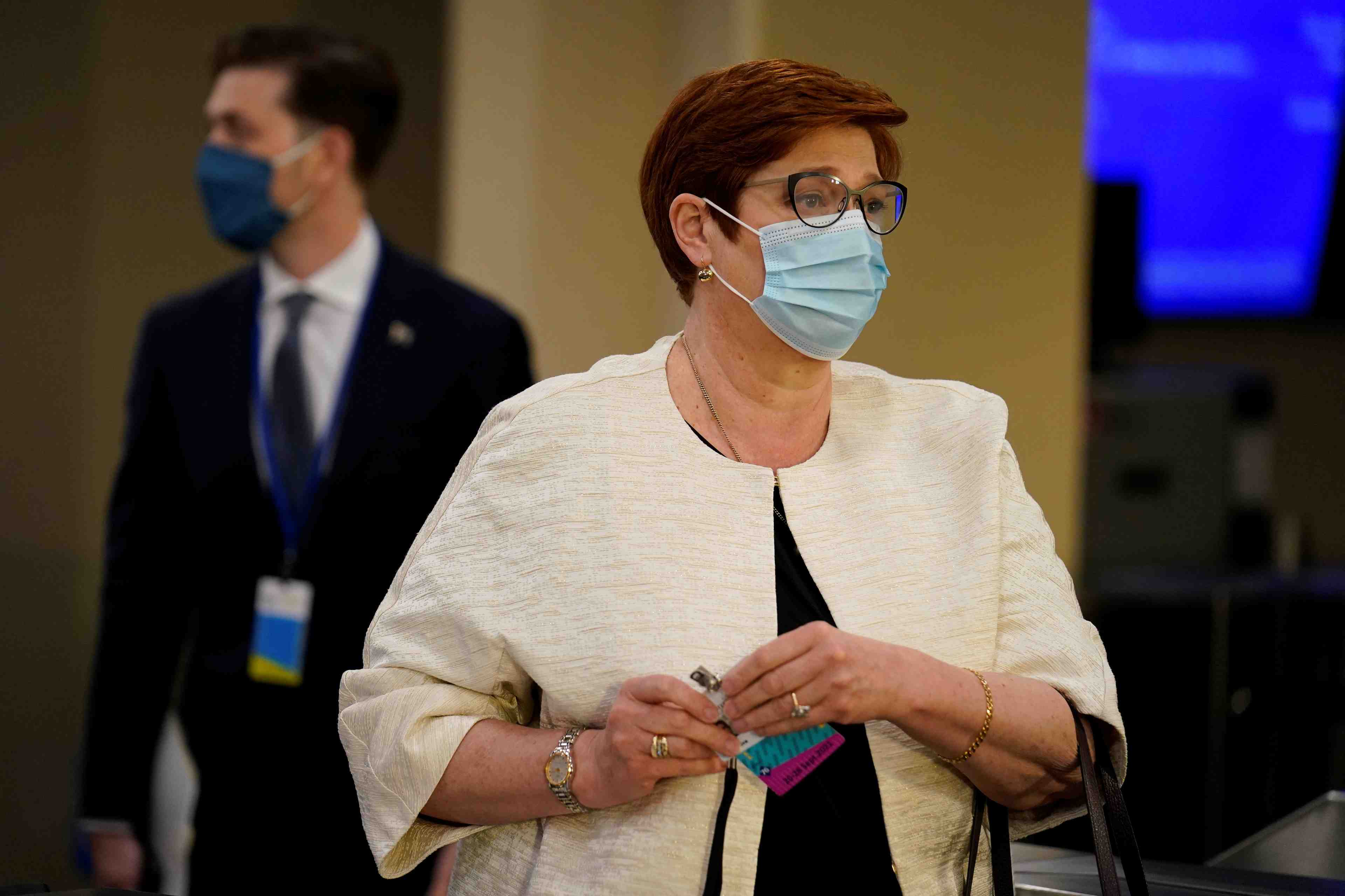 Sous-marins: pour l'australie, le retour de l'ambassadeur francais aidera a reparer les relations bilaterales