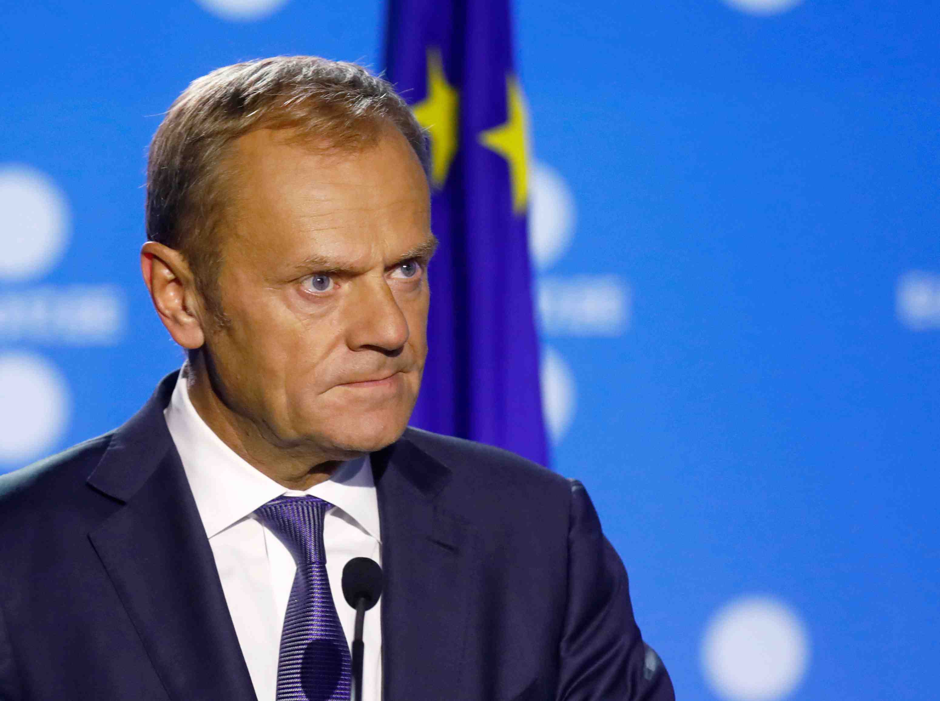 Tusk appelle puigdemont a ne pas proclamer l'independance