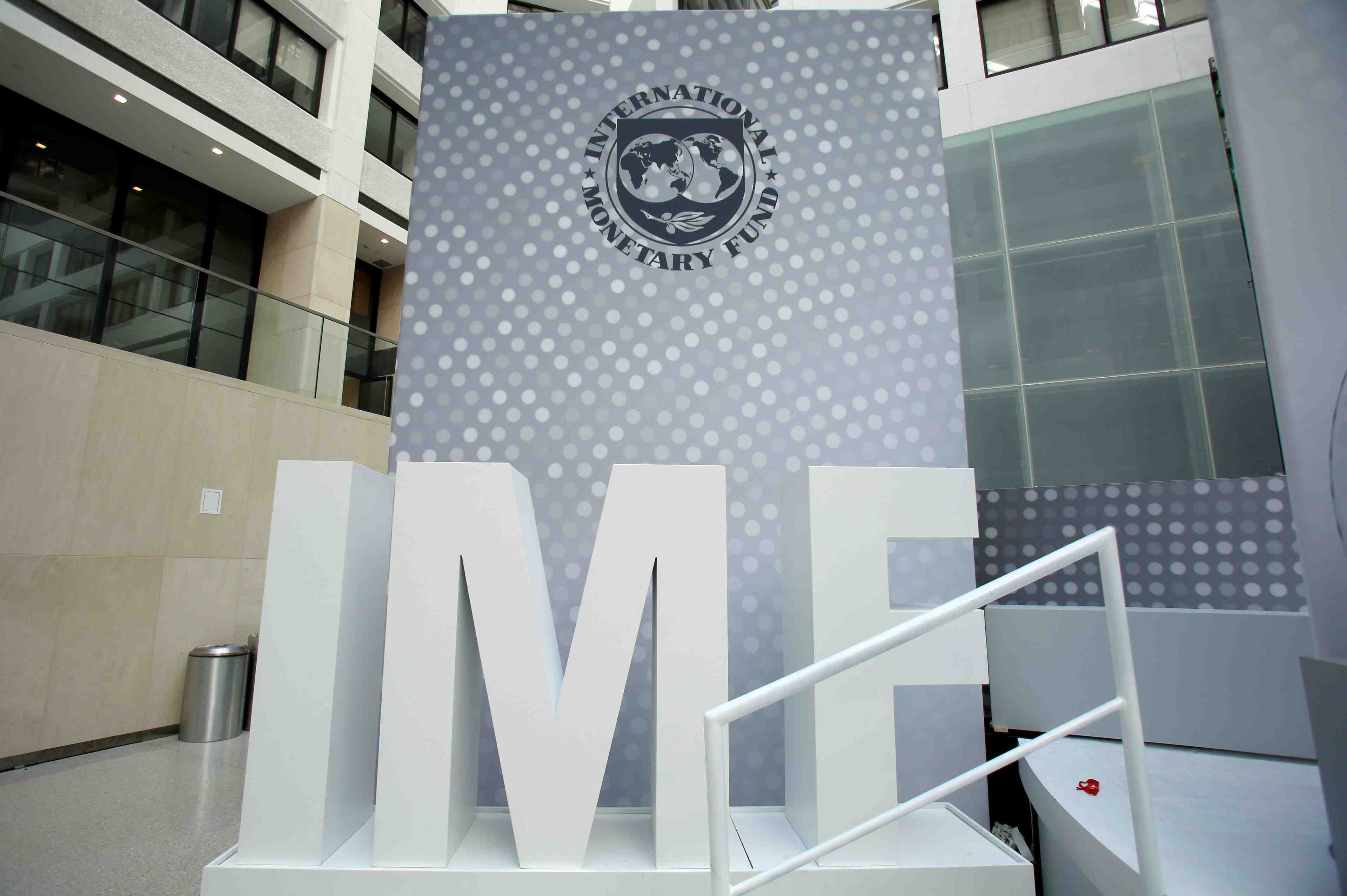 Le fmi prevoit que la croissance mondiale sera legerement inferieure a sa prevision en 2021