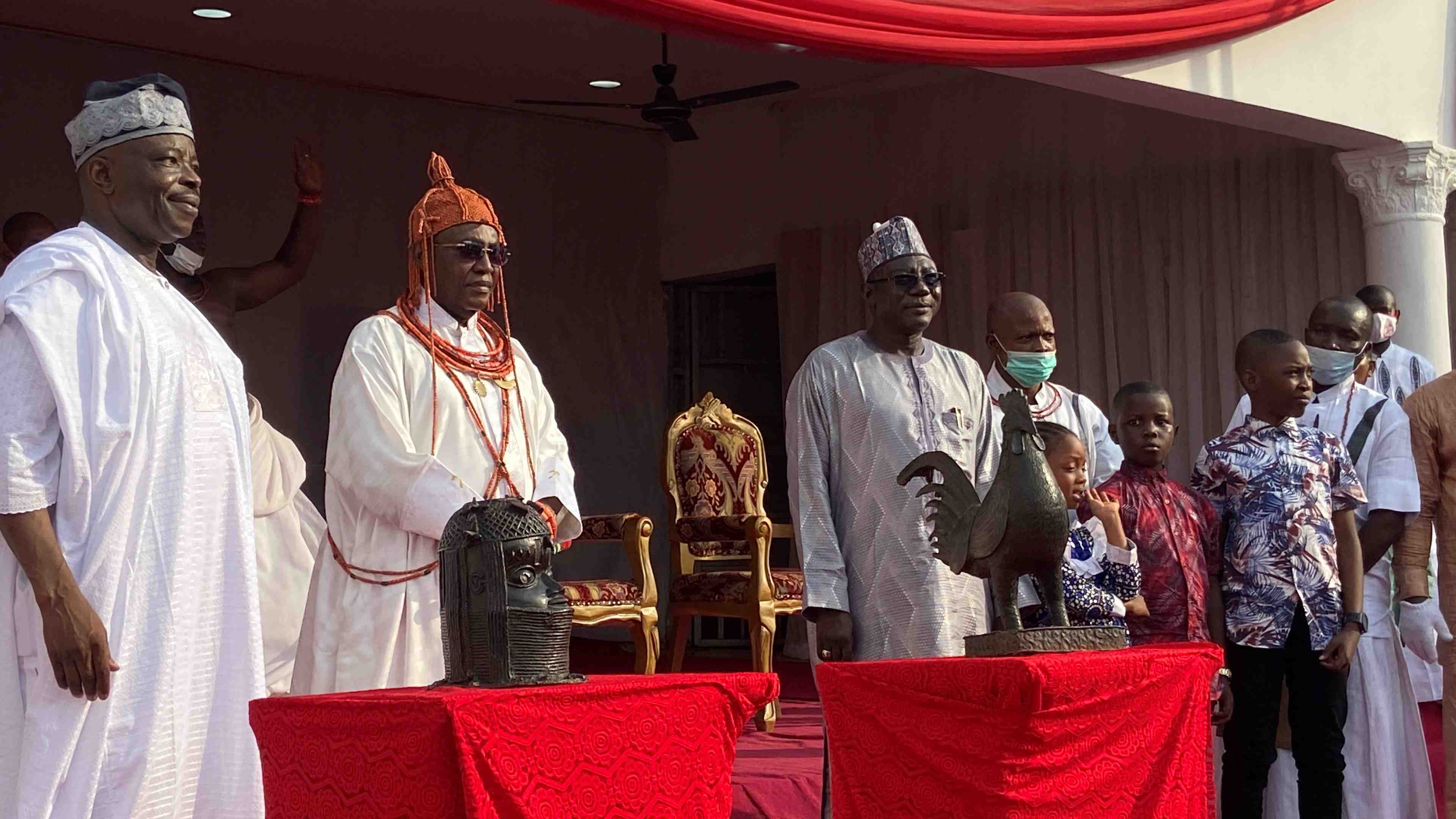 Nigeria: des bronzes du benin restitues plus d'un siecle apres avoir ete saisis