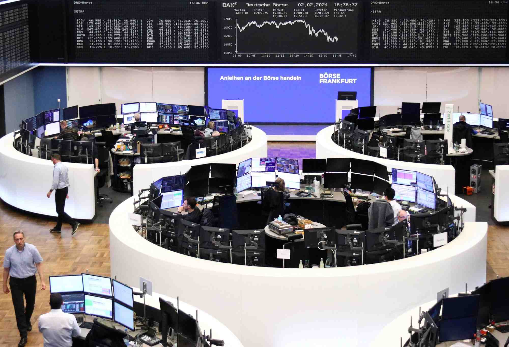 Photo d'archives du graphique dax de l'indice boursier allemand represente a la bourse de francfort