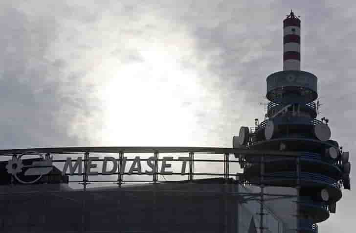 Mediaset remporte un vote en ag, son projet de holding reste en vie