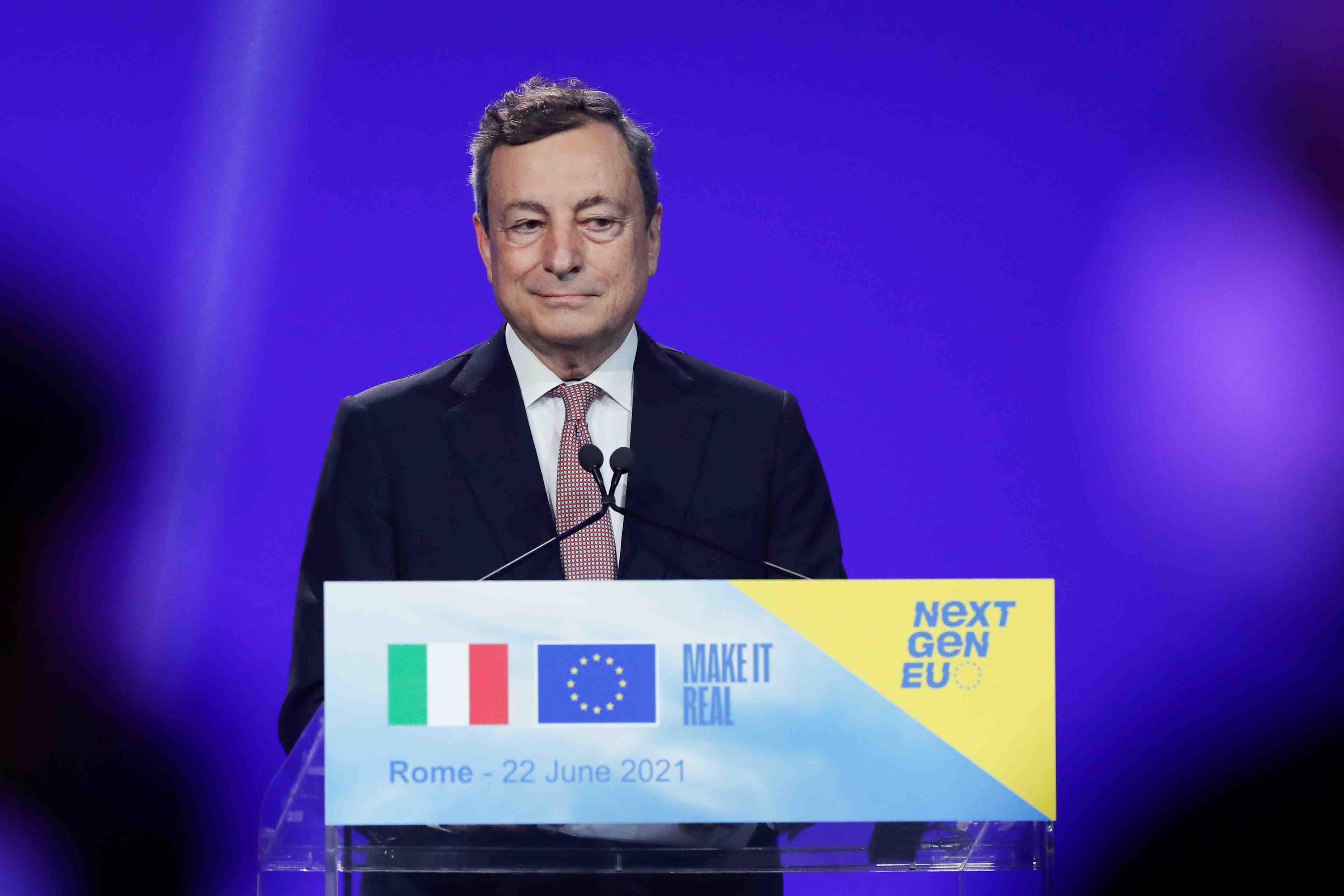 Italie: un ministre appelle draghi a devenir president et prone des elections