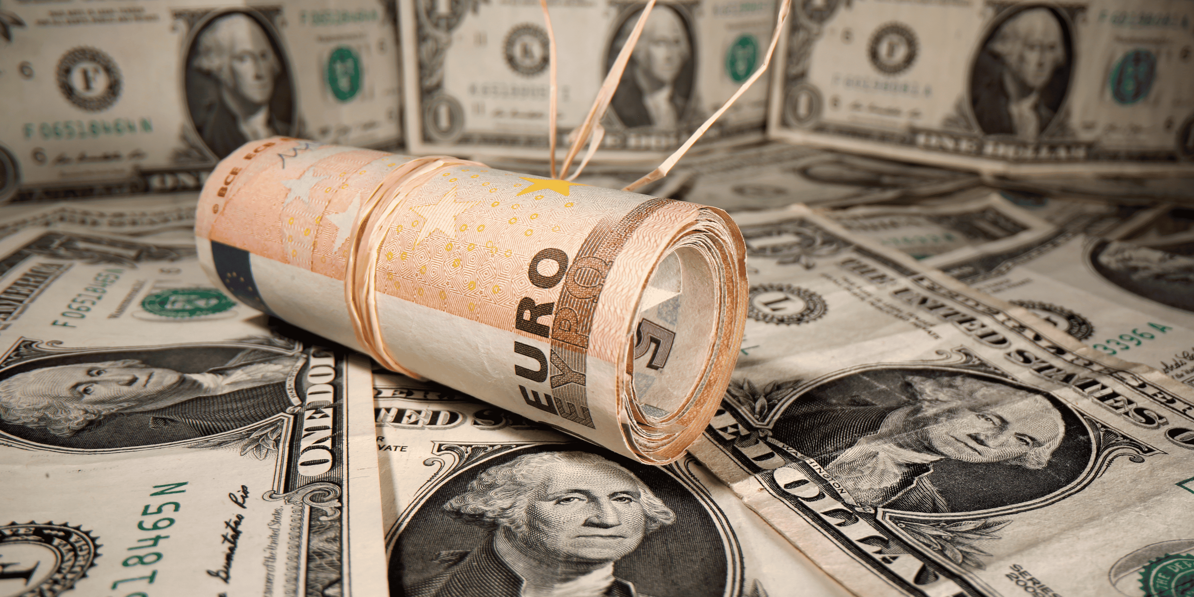 L'euro atteint 1,21 dollar, au plus haut depuis avril 2018