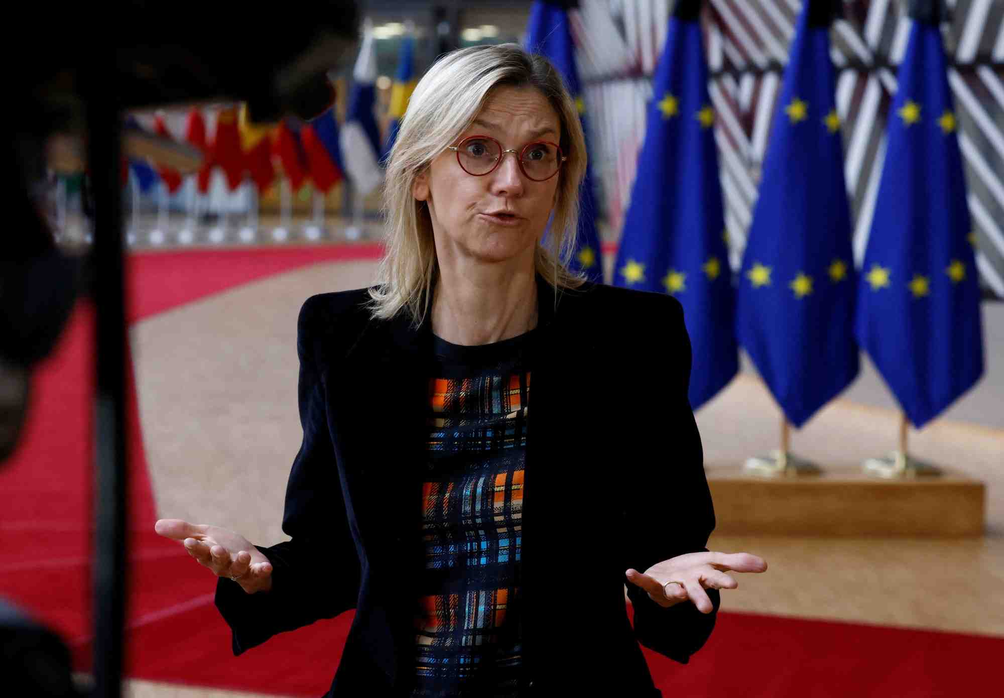 La ministre francaise de la transition energetique, agnes pannier-runacher, arrive a une reunion des ministres de l'energie de l'ue