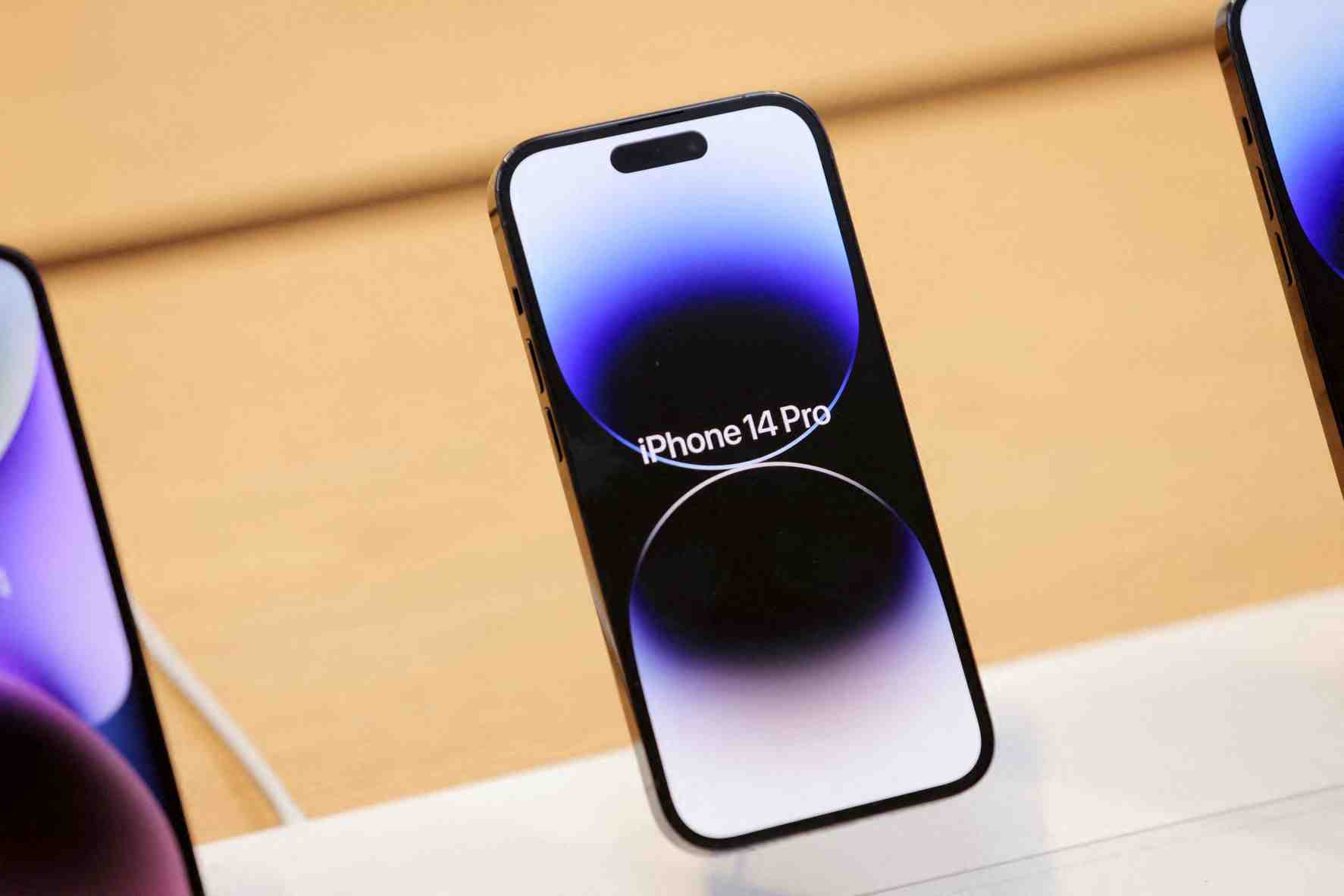 iPhone 14.
