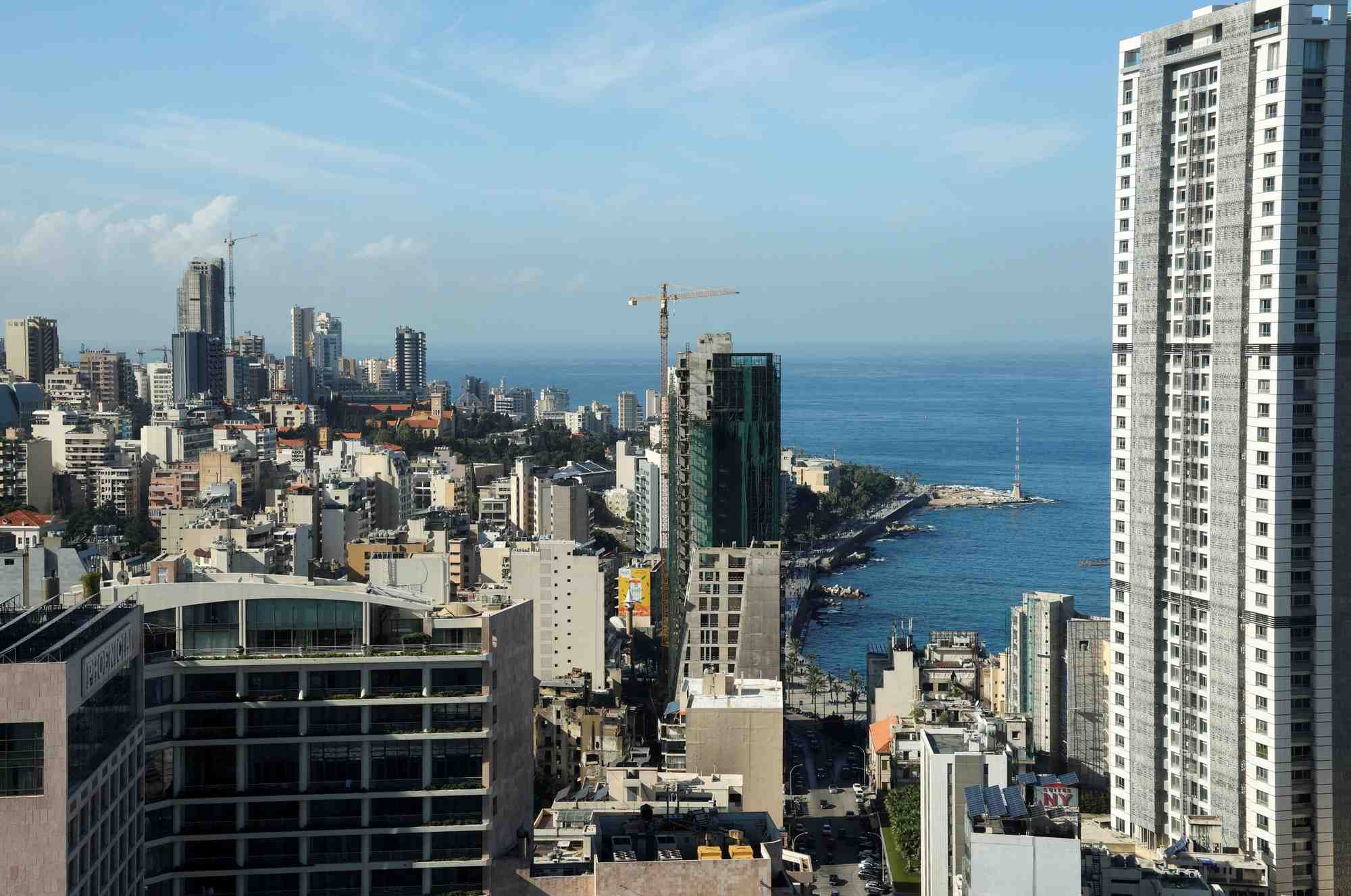 Vue generale de l'hotel phoenicia et d'autres batiments a beyrouth