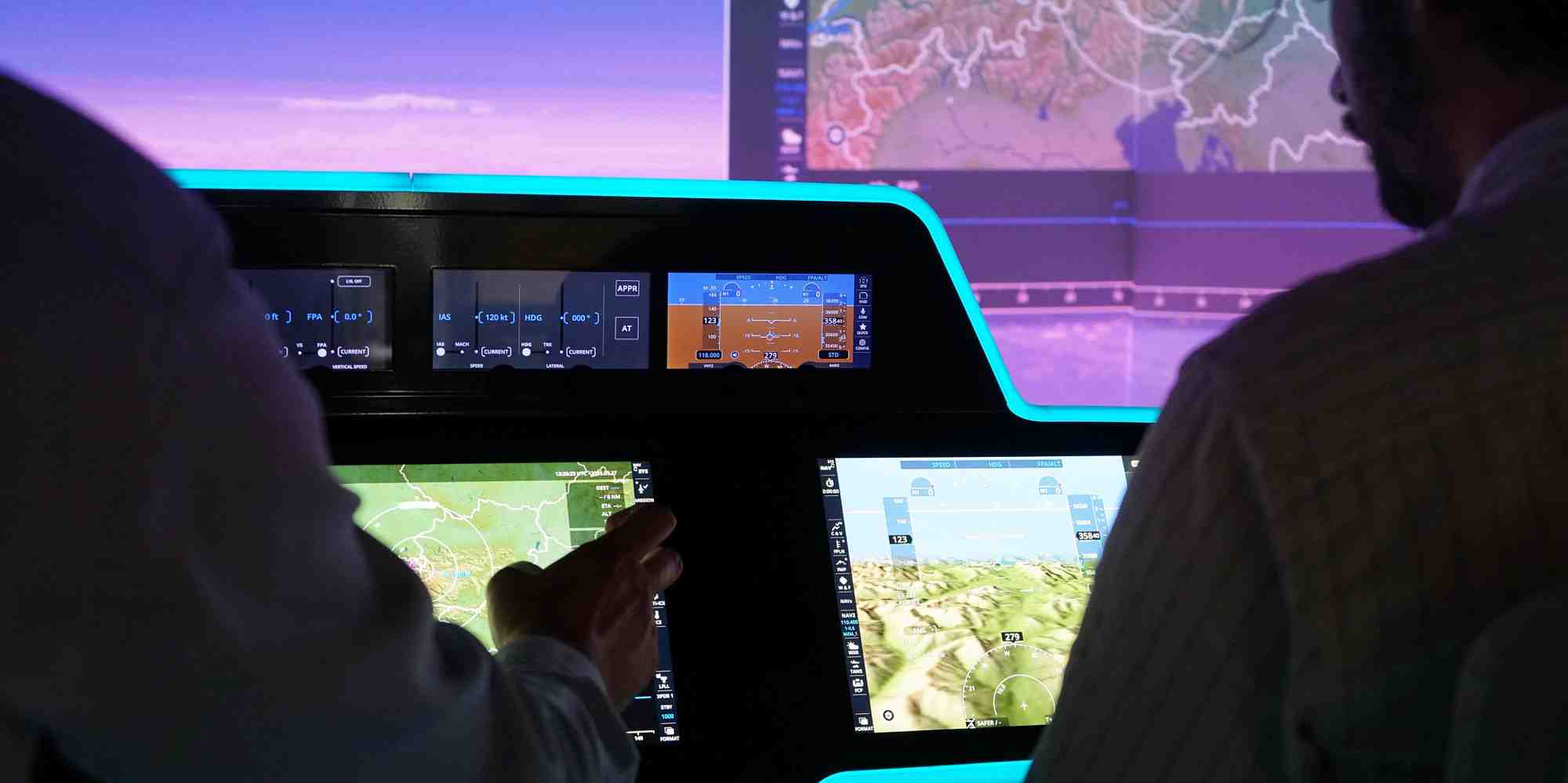 Thales a profité du Salon du Bourget pour exposer les capacités de son futur FMS Pureflyt, qui s'intègre dans son approche de cockpit connecté.