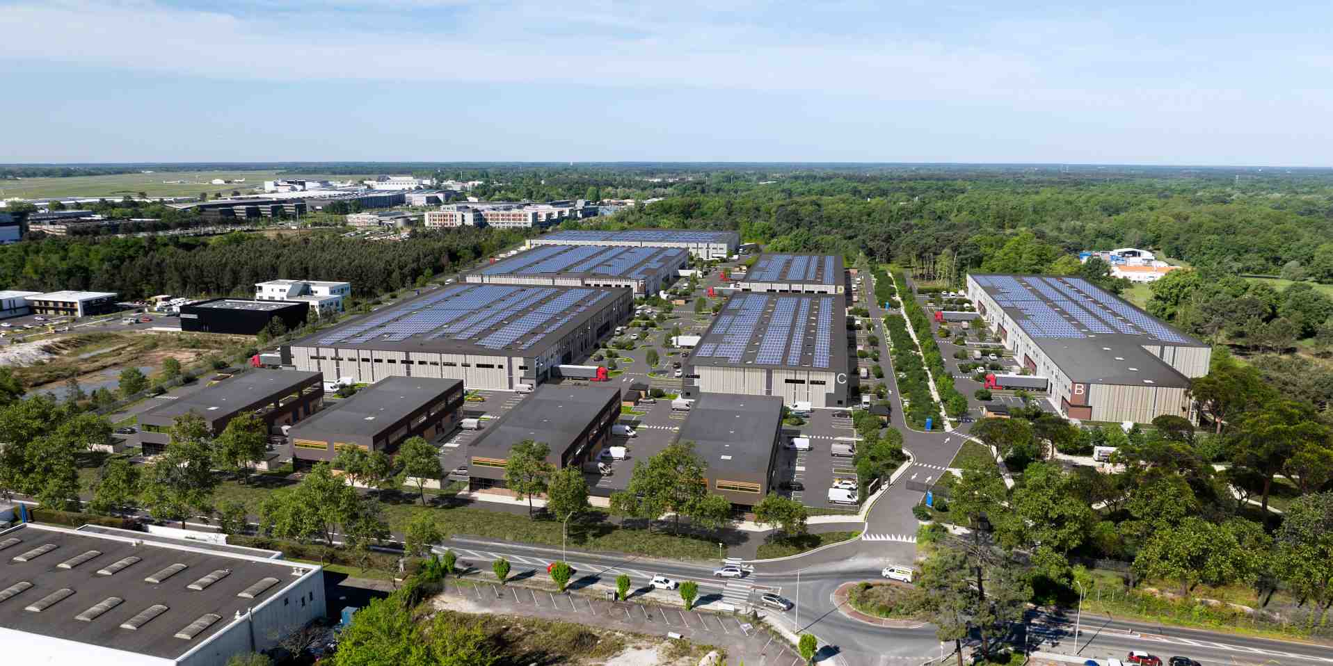 Tous les bâtiments doivent être livrés d'ici l'été 2026. Ils proposeront 69 000 m2 de locaux d'activités et industriels au Haillan, au sein de Bordeaux Aéroparc.