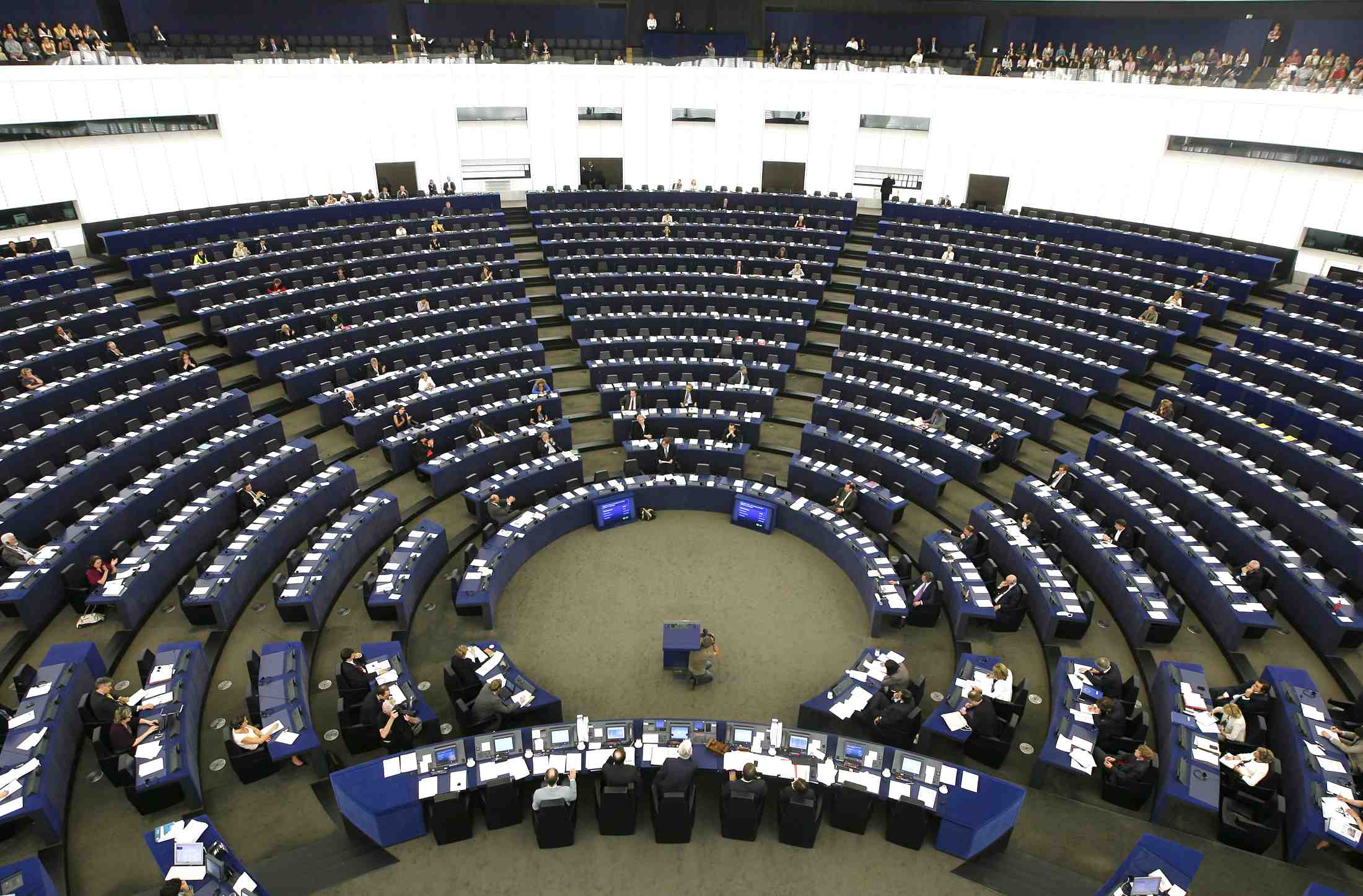 Strasbourg pour un gel des fonds si atteinte a l’etat de droit