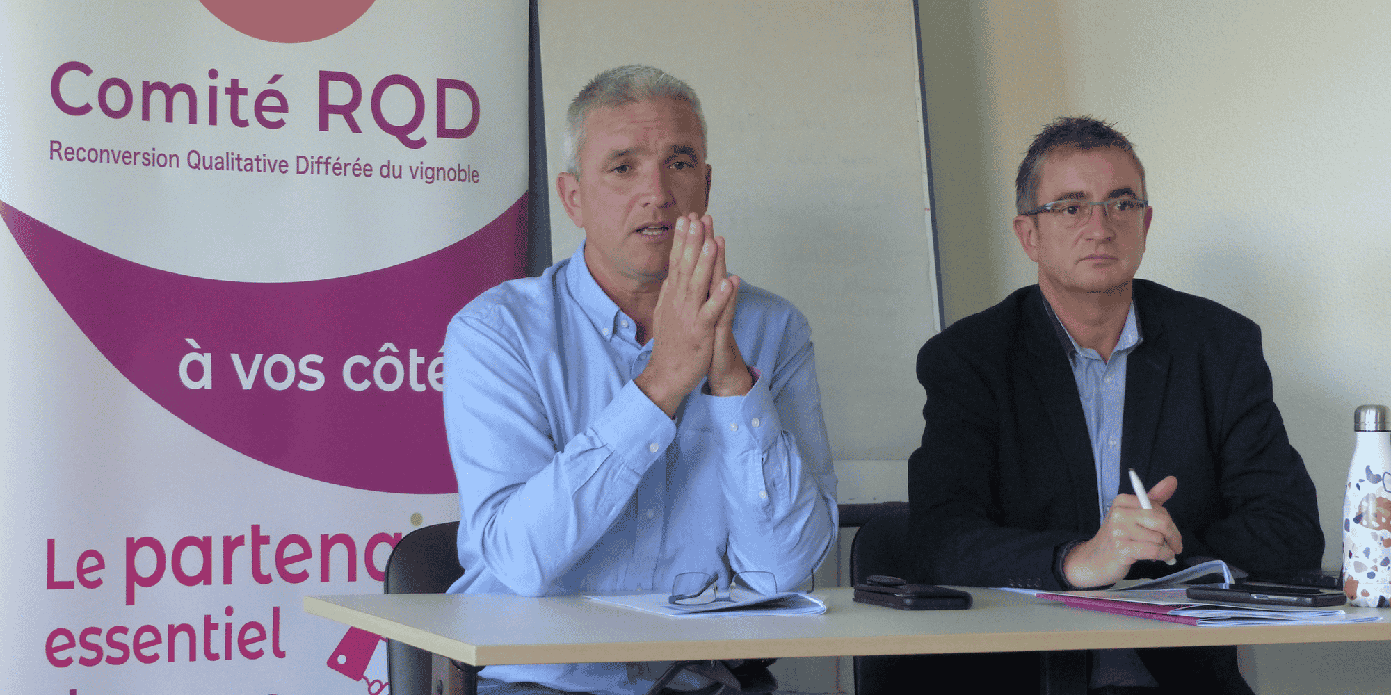 Guilhem Vigroux (à gauche), président du Comité Reconversion Qualitative Différée du Vignoble du Languedoc-Roussillon, et Dominique Blanc (à droite), directeur.