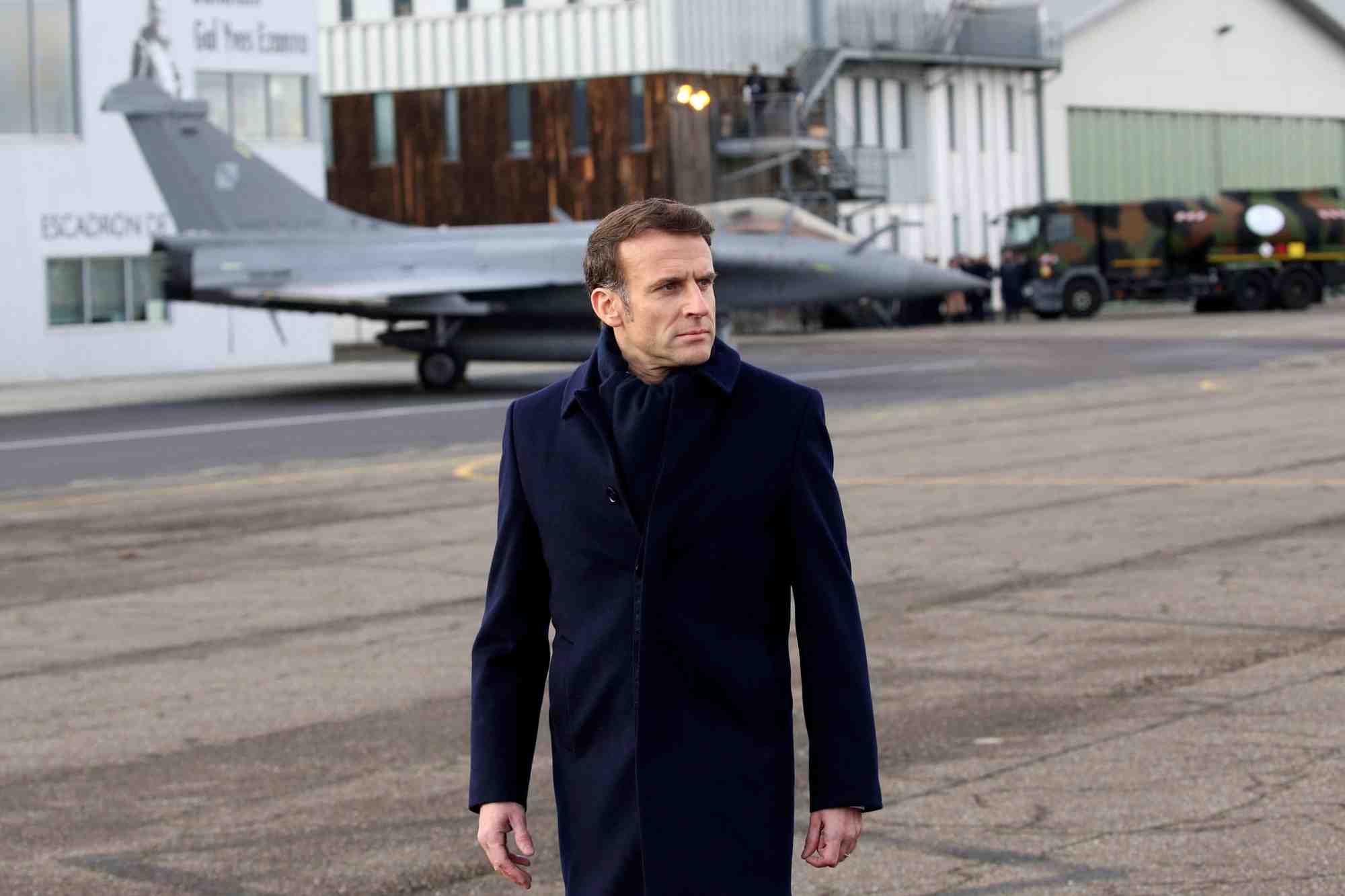 Le president francais emmanuel sur la base aerienne de mont-de-marsan