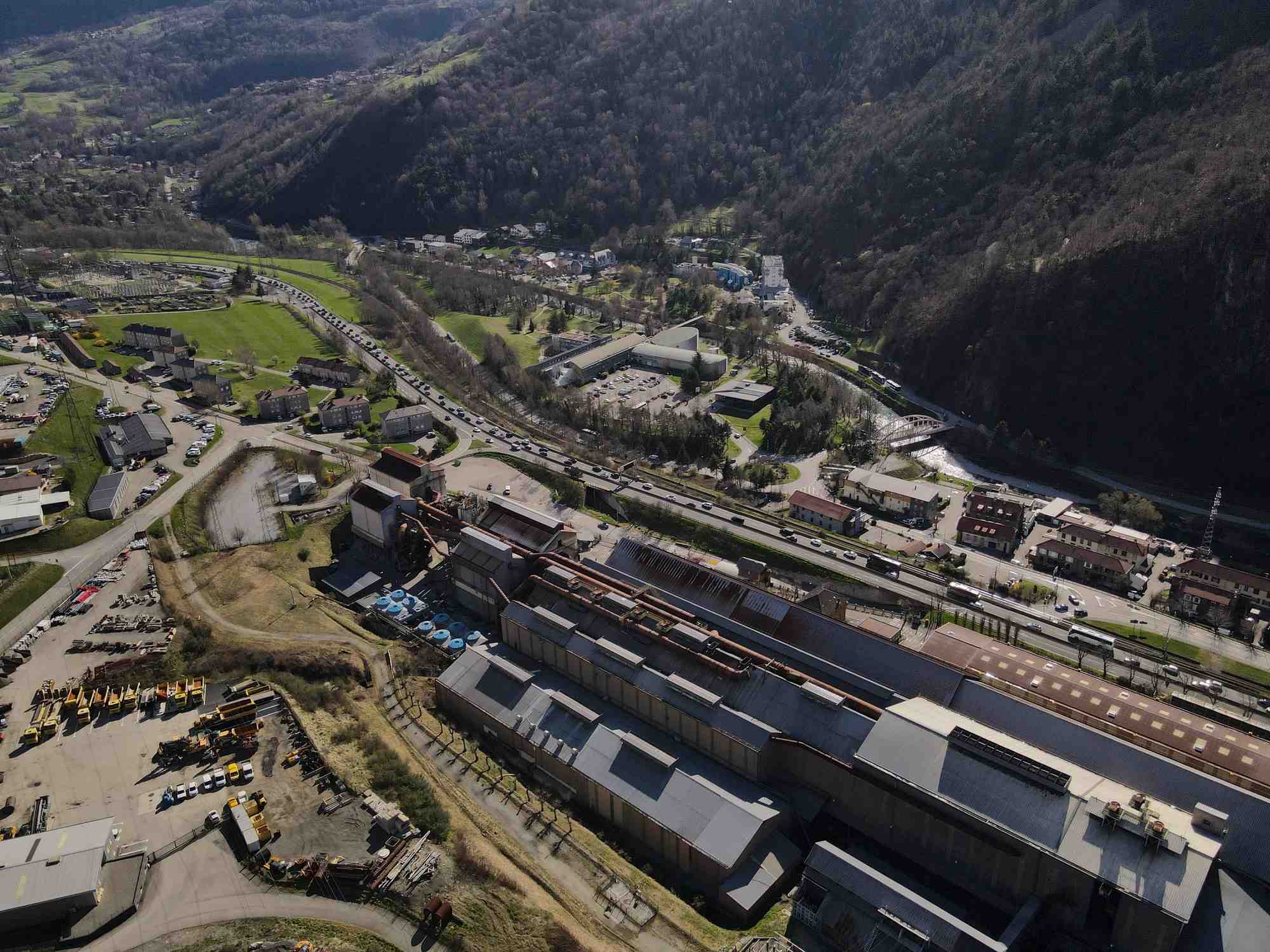 Inquiets des impacts sur l'environnement et des risques d'une nouvelle installation classée Seveso seuil haut à proximité des habitations et des infrastructures routières et ferroviaires, des riverains de l'Association Action citoyenne demandent désormais « la suspension de l'enquête et l'abandon du projet ».