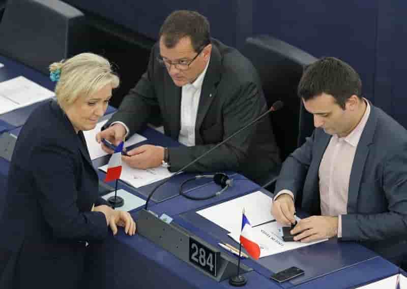 Assistants parlementaires fn: prejudice evalue a 5 millions d'euros