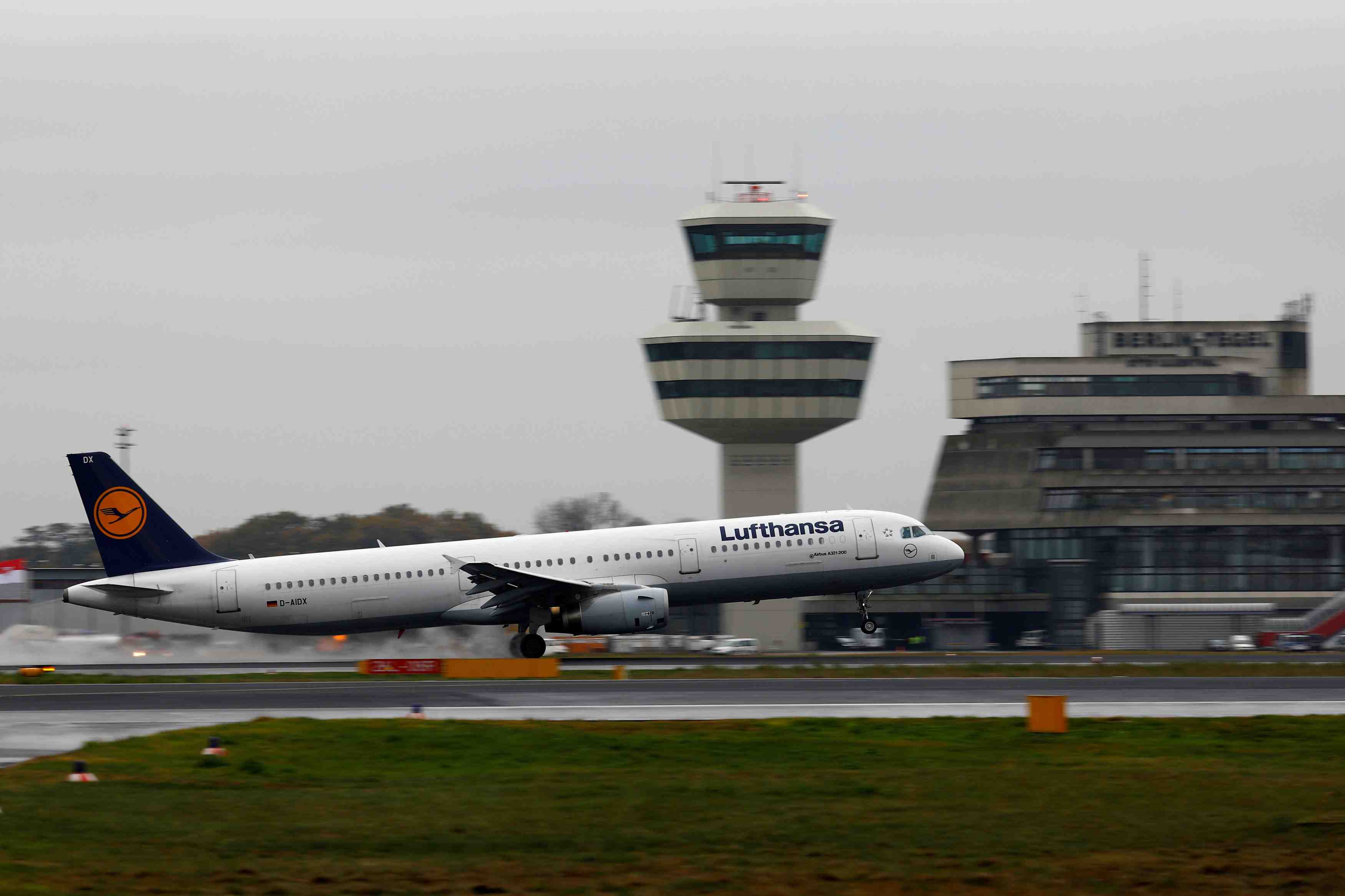 Lufthansa: accord sur les salaires des personnels au sol