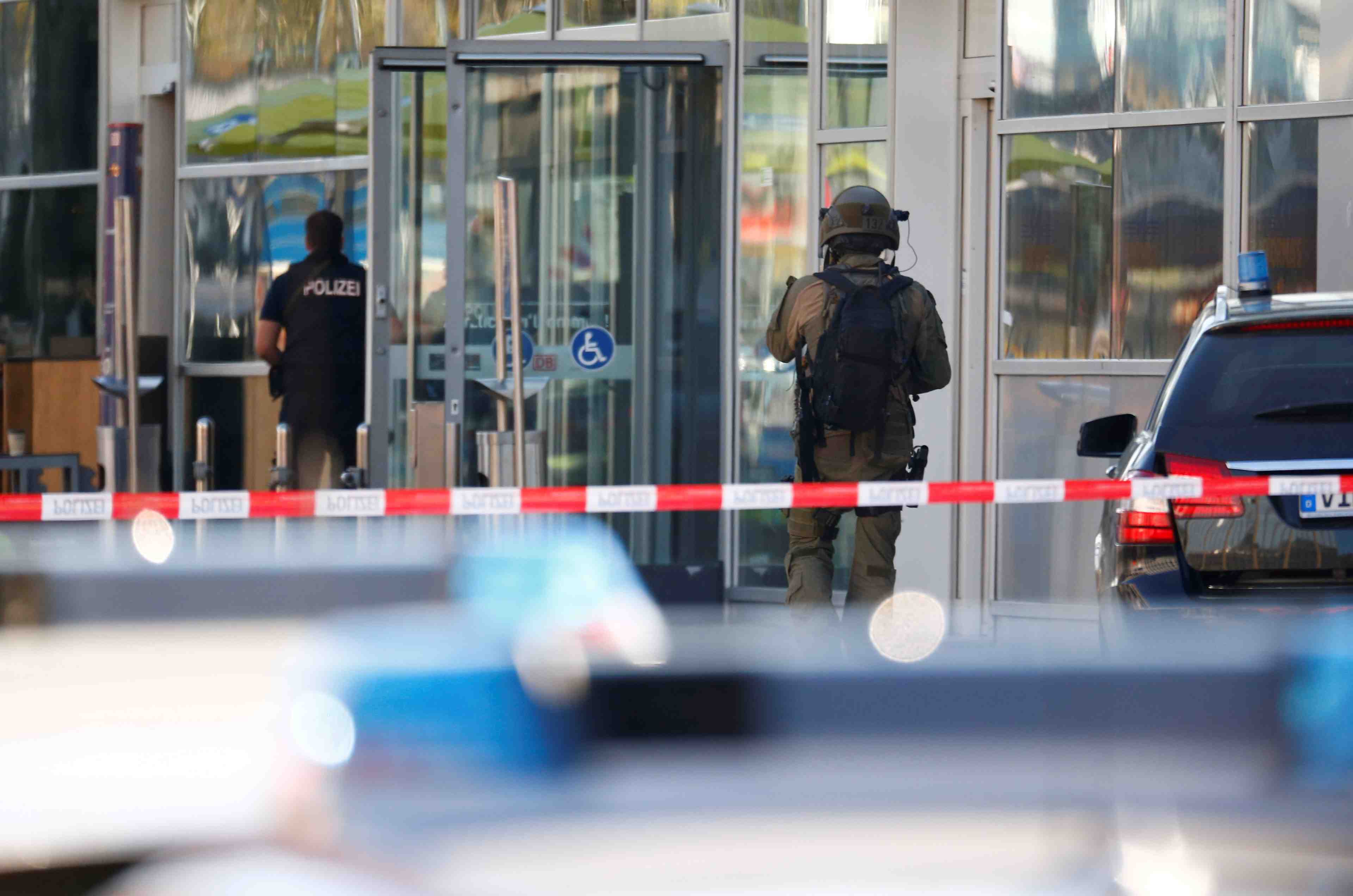 La piste islamiste se renforce dans l'enquete sur la prise d'otage a cologne