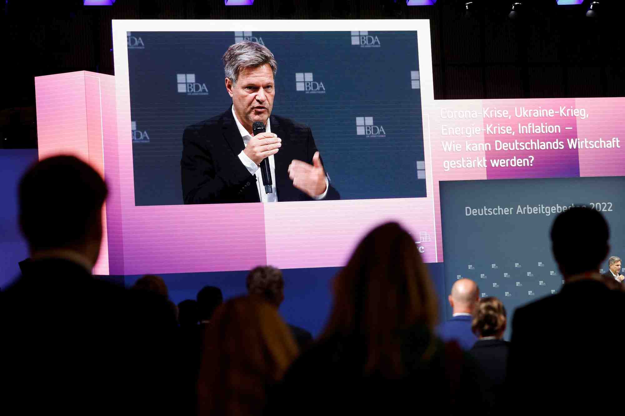 Le ministre allemand de l'economie robert habeck s'exprime lors de la journee des employeurs a berlin