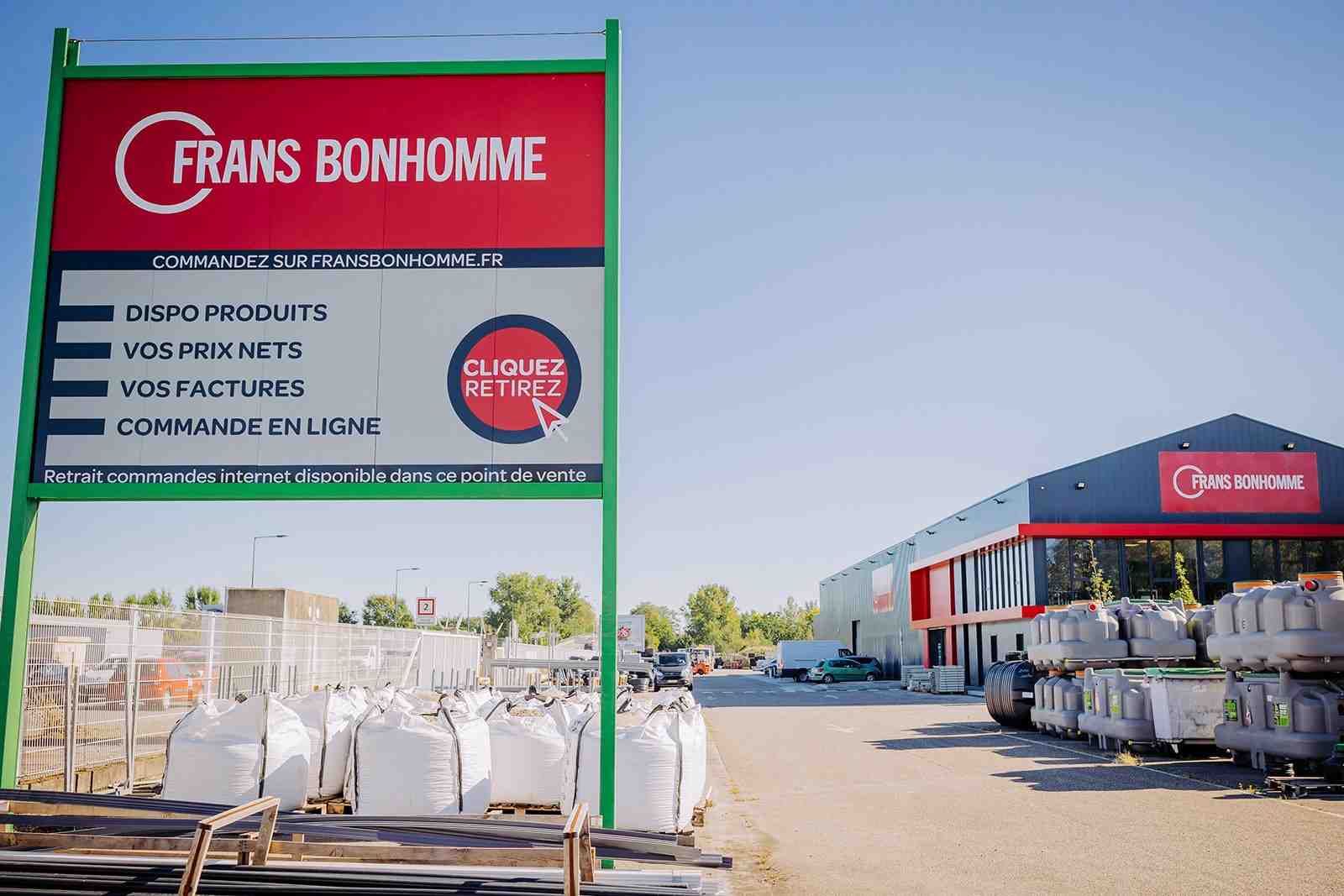 A côté de la fermeture annoncée du siège de Frans Bonhomme, l’avenir du dépôt de Joué-lès-Tours reste en suspens.