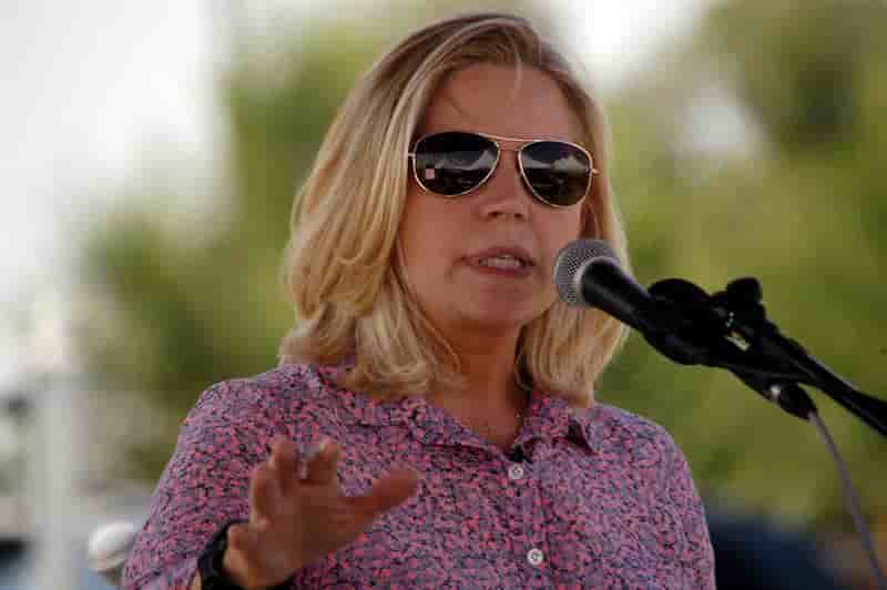Liz Cheney, fille de l'ex-vice-président US, jette l'éponge