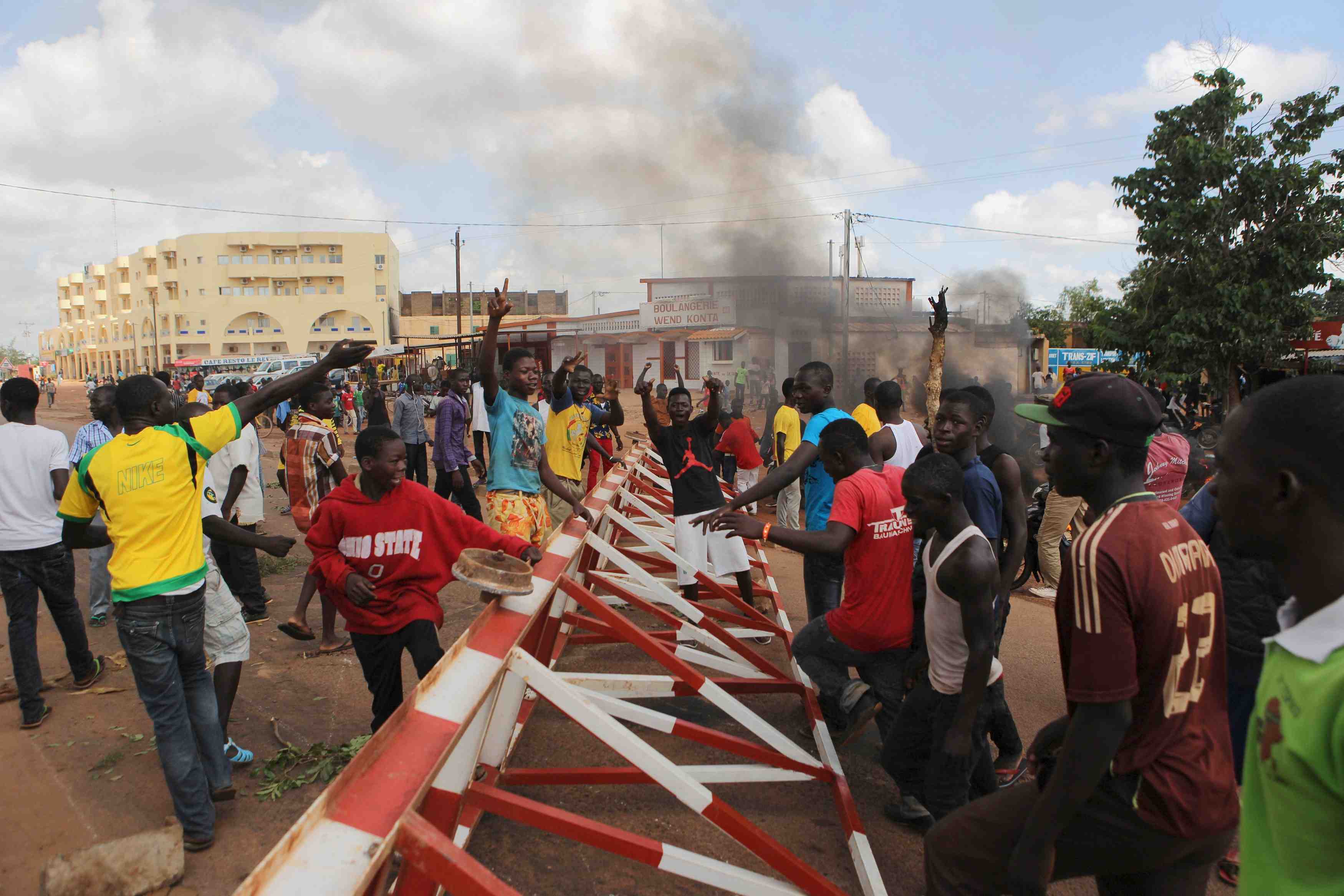 Dix morts depuis le putsch au burkina faso