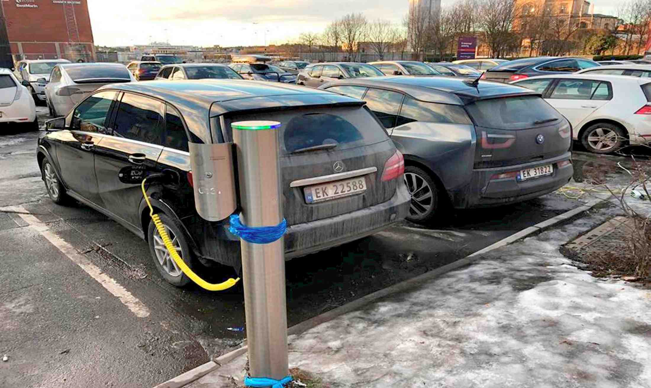 Pres d'une voiture neuve sur trois en norvege est electrique