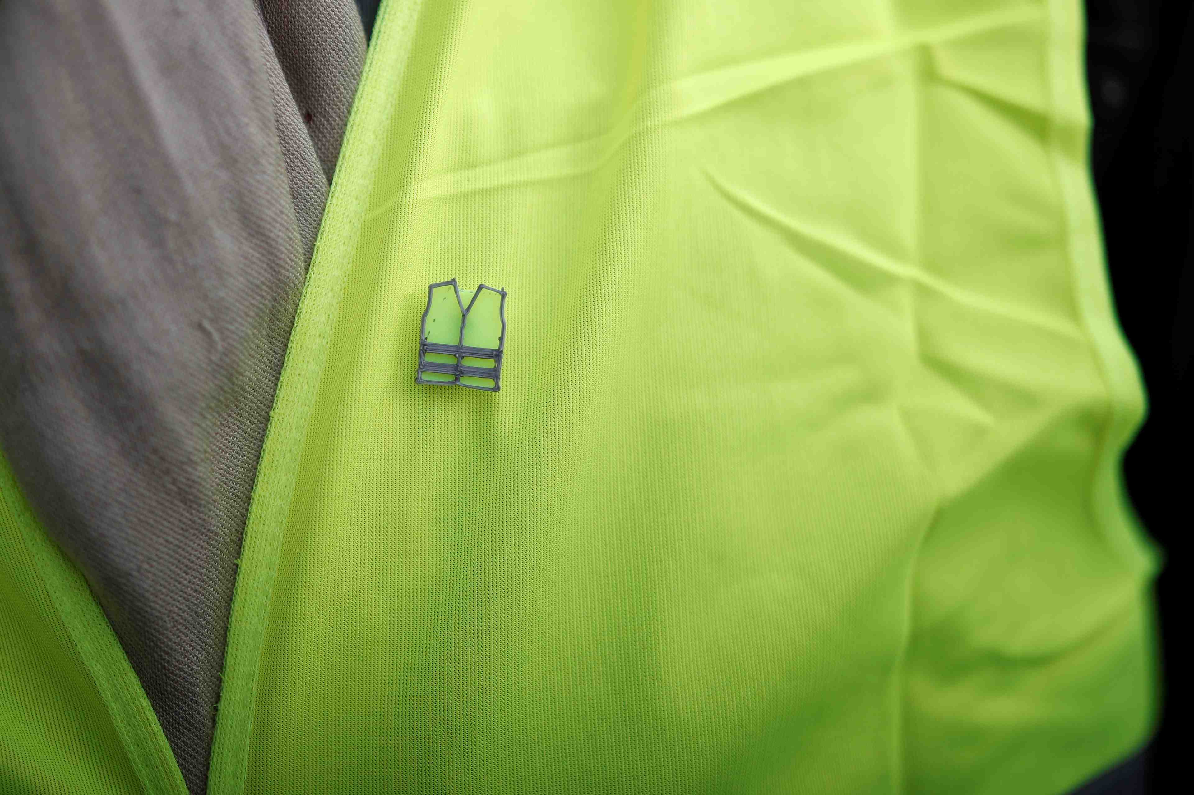 "gilets jaunes": un francais sur deux pour poursuivre le mouvement