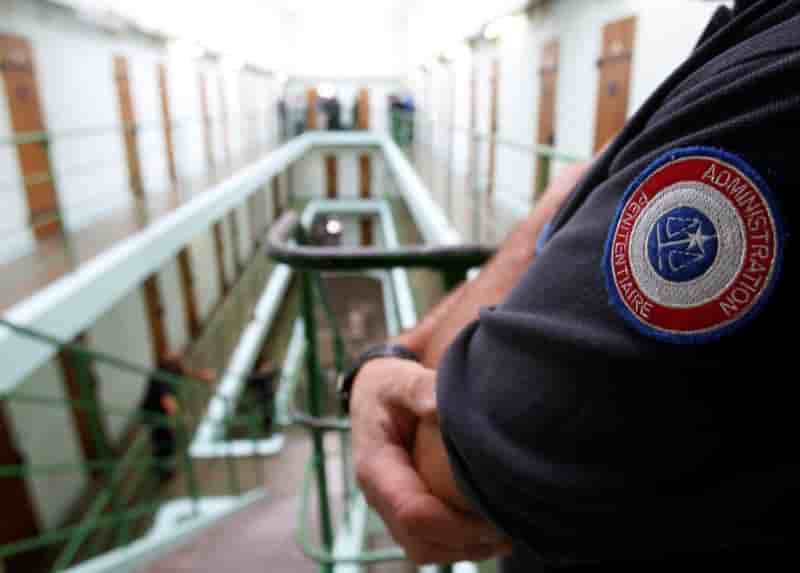 Programme de "deradicalisation" dans 27 prisons