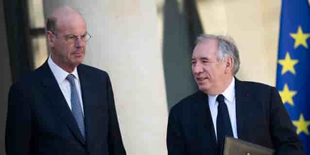 Le ministre de l'Economie Eric Lombard et le Premier ministre François Bayrou à la sortie du conseil des ministres mercredi 19 mars.