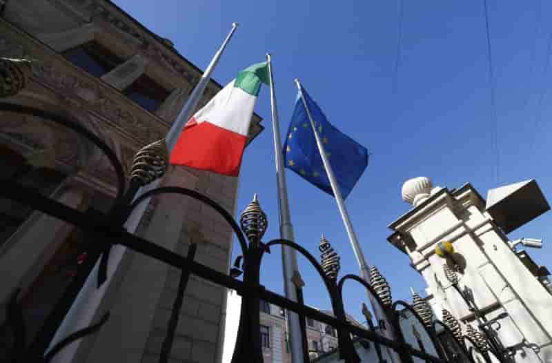 Italie: des eurosceptiques a la tete des commissions des finances