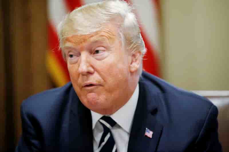 Trump accentue ses critiques sur la fed et fait baisser le dollar