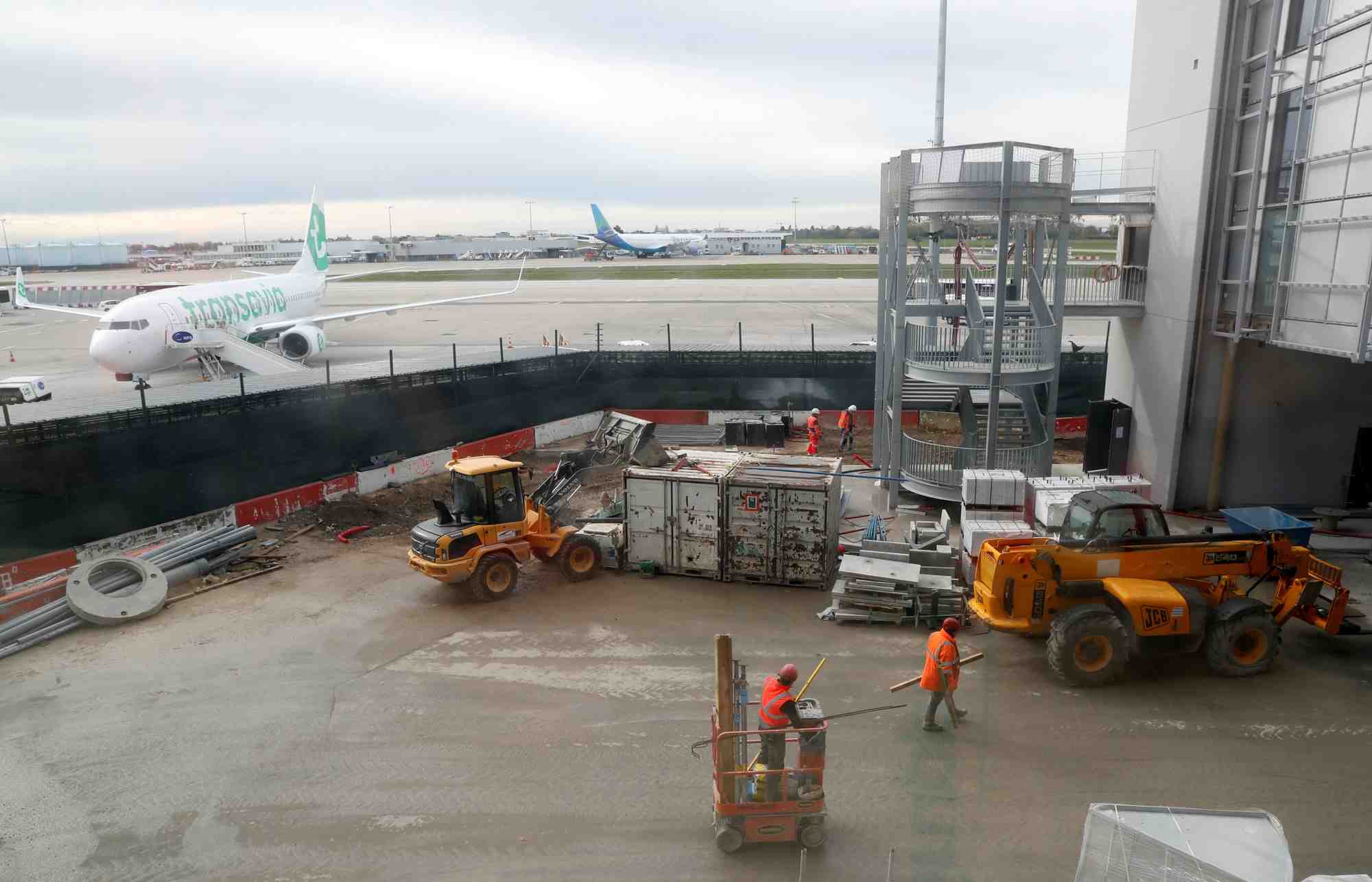 Photo d'archives d'avions stationnes a l'aeroport d'orly pres de paris, france