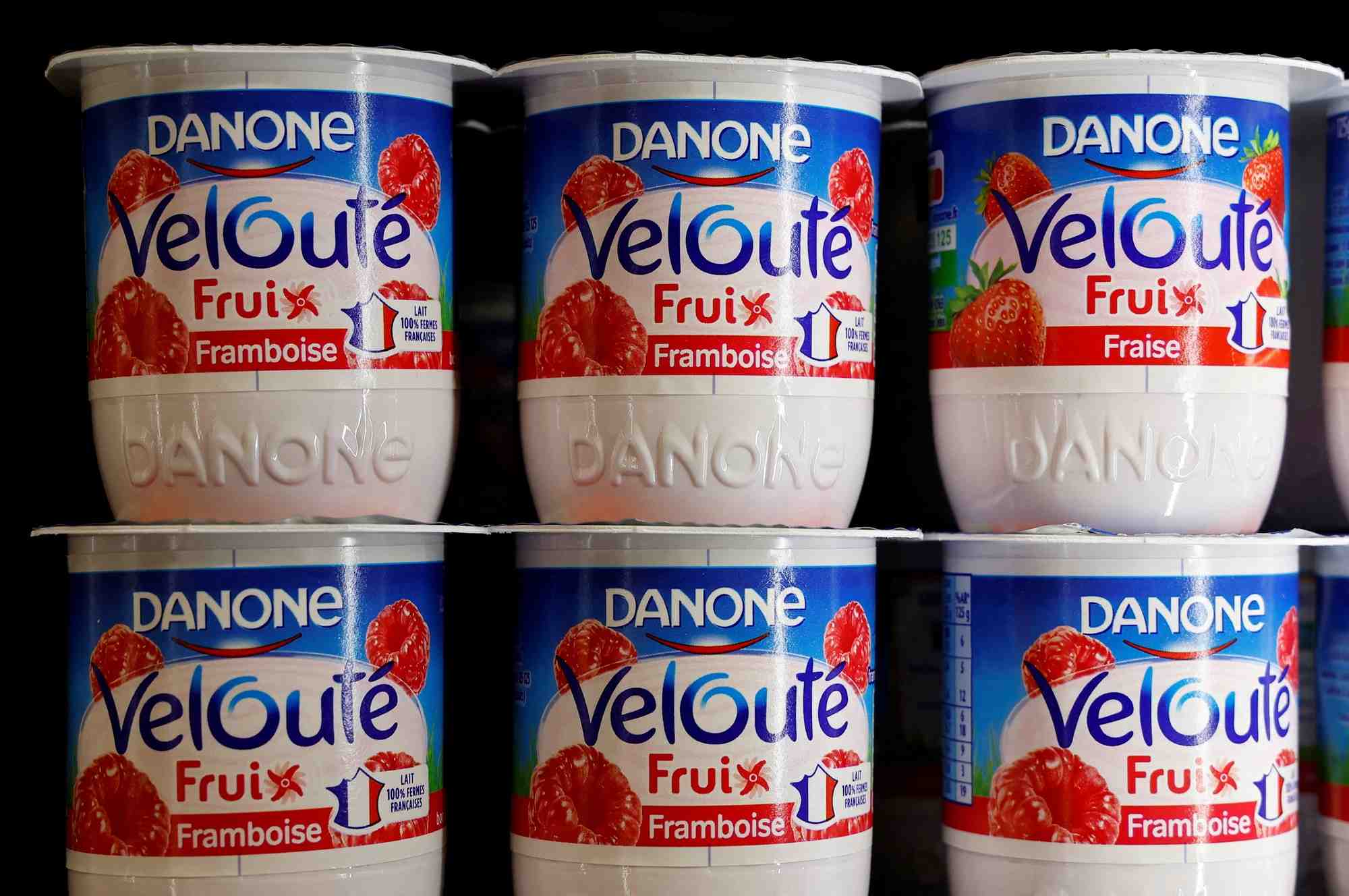 Produits laitiers du groupe alimentaire francais danone dans un supermarche a nice