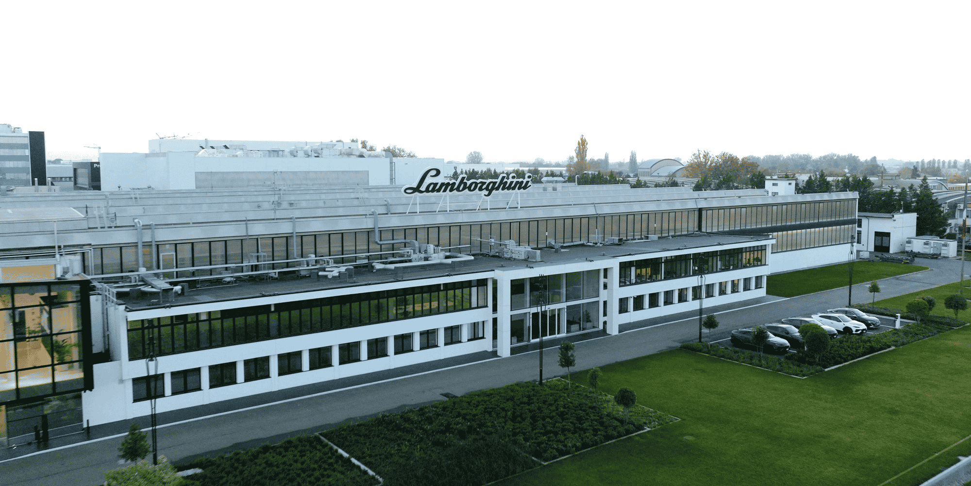La stratégie "Direzione Cor Tauri" de Lamborghini vise à décarboner l'ensemble des process de l'usine italienne de Sant'Agata Bolognese, des approvisionnements et des expéditions.