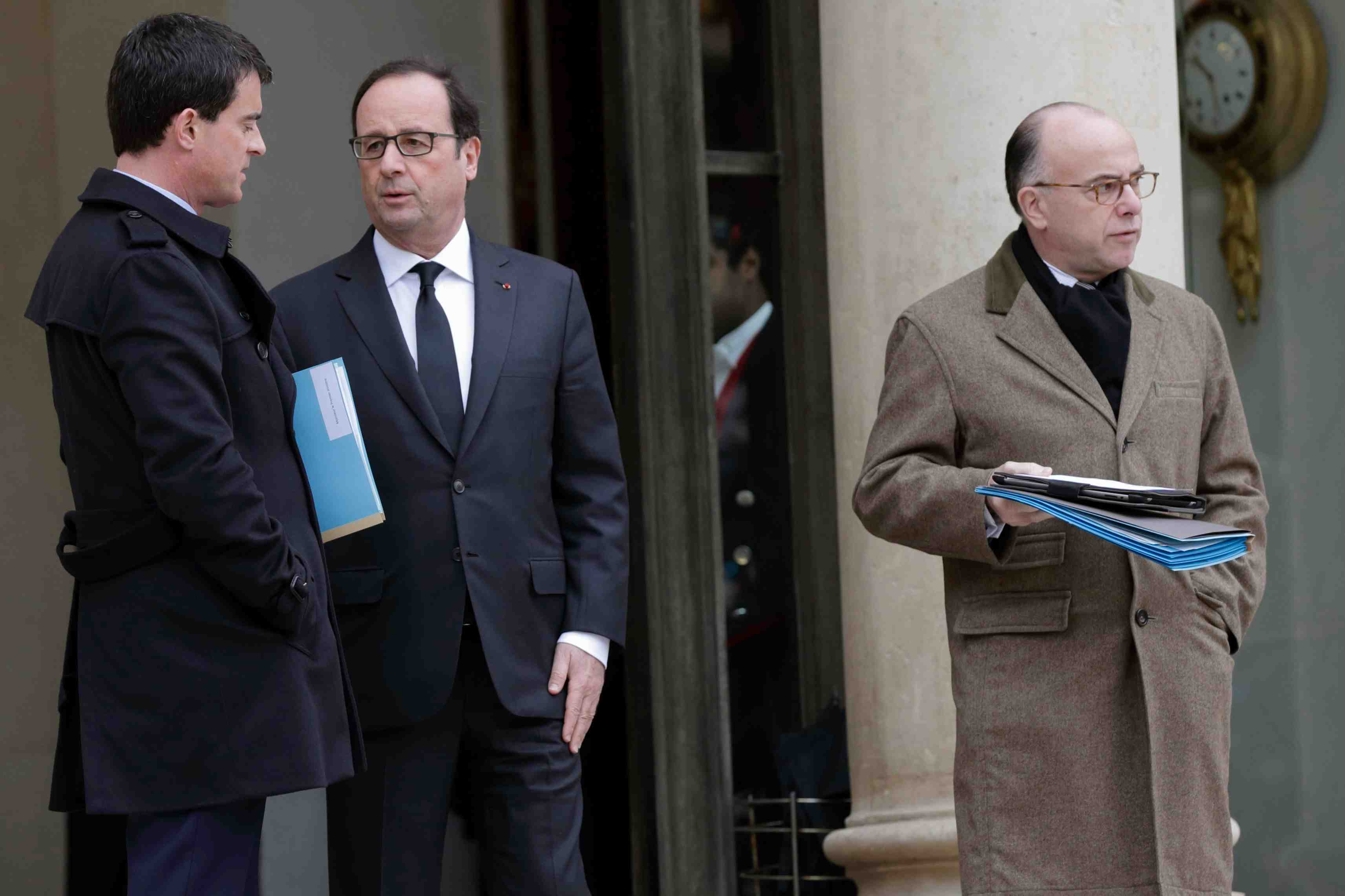Valls evoque de premieres pistes pour renforcer la lutte anti-terroriste
