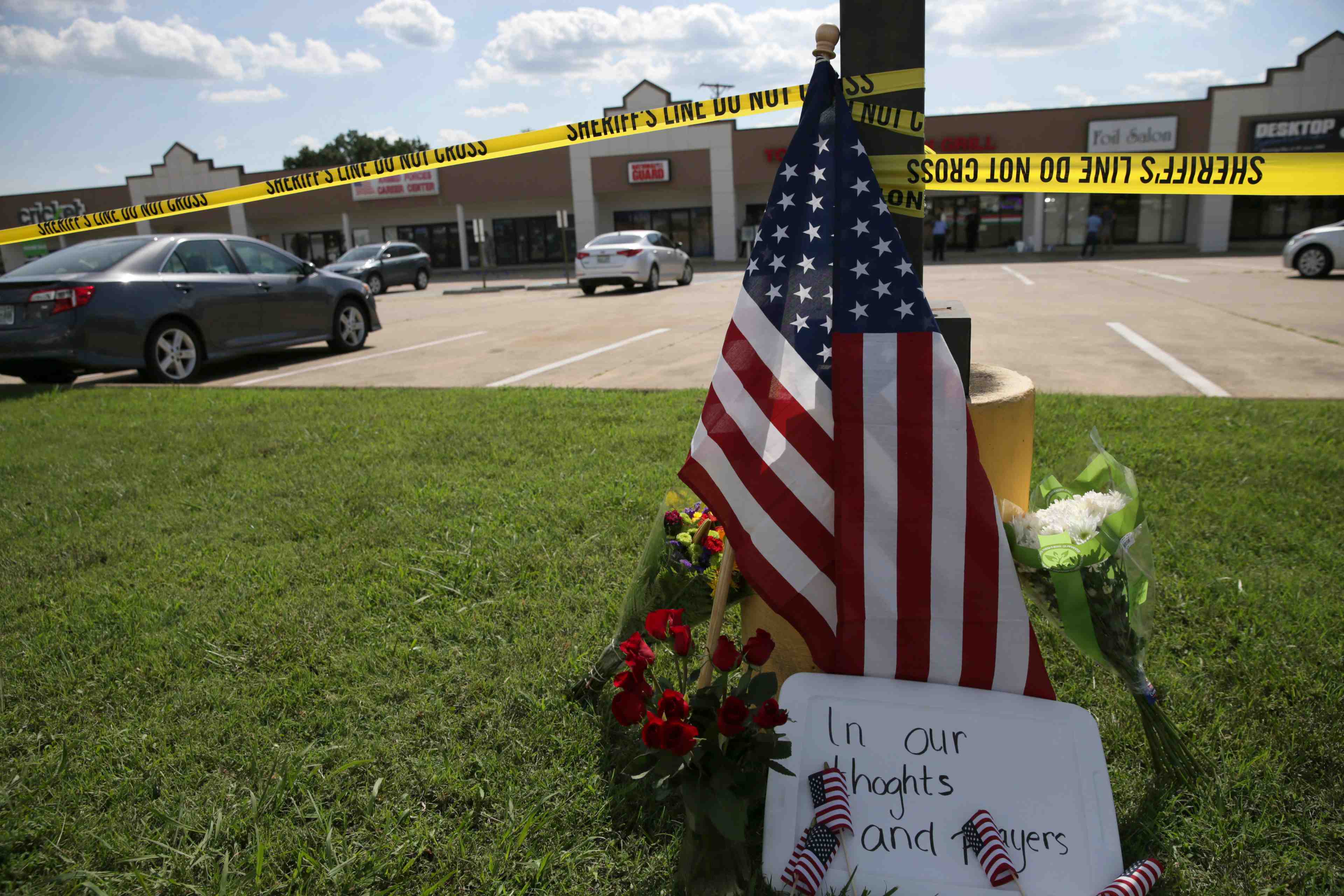 Un tireur abat quatre militaires dans le tennessee