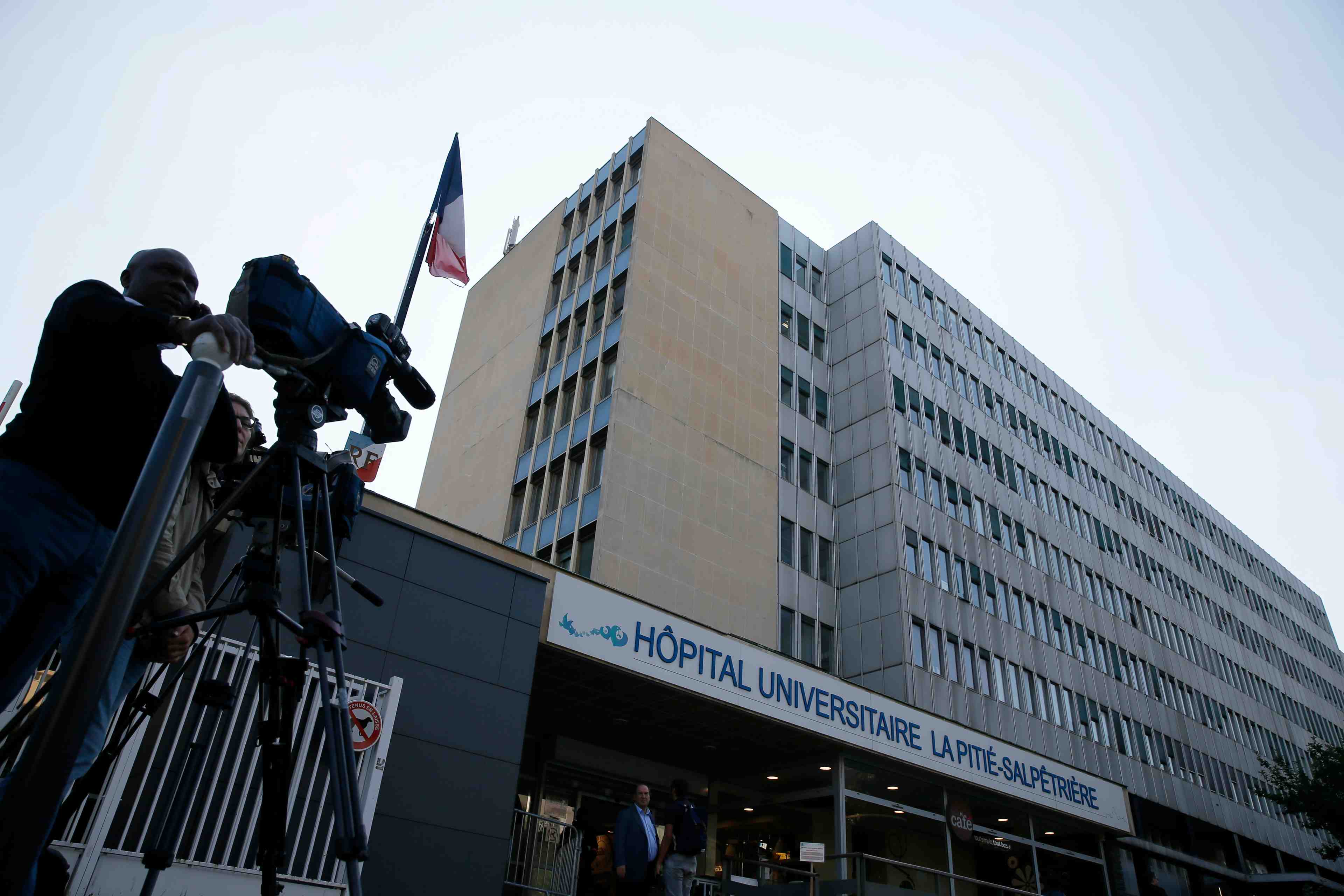 Coronavirus: un francais contamine est mort a paris