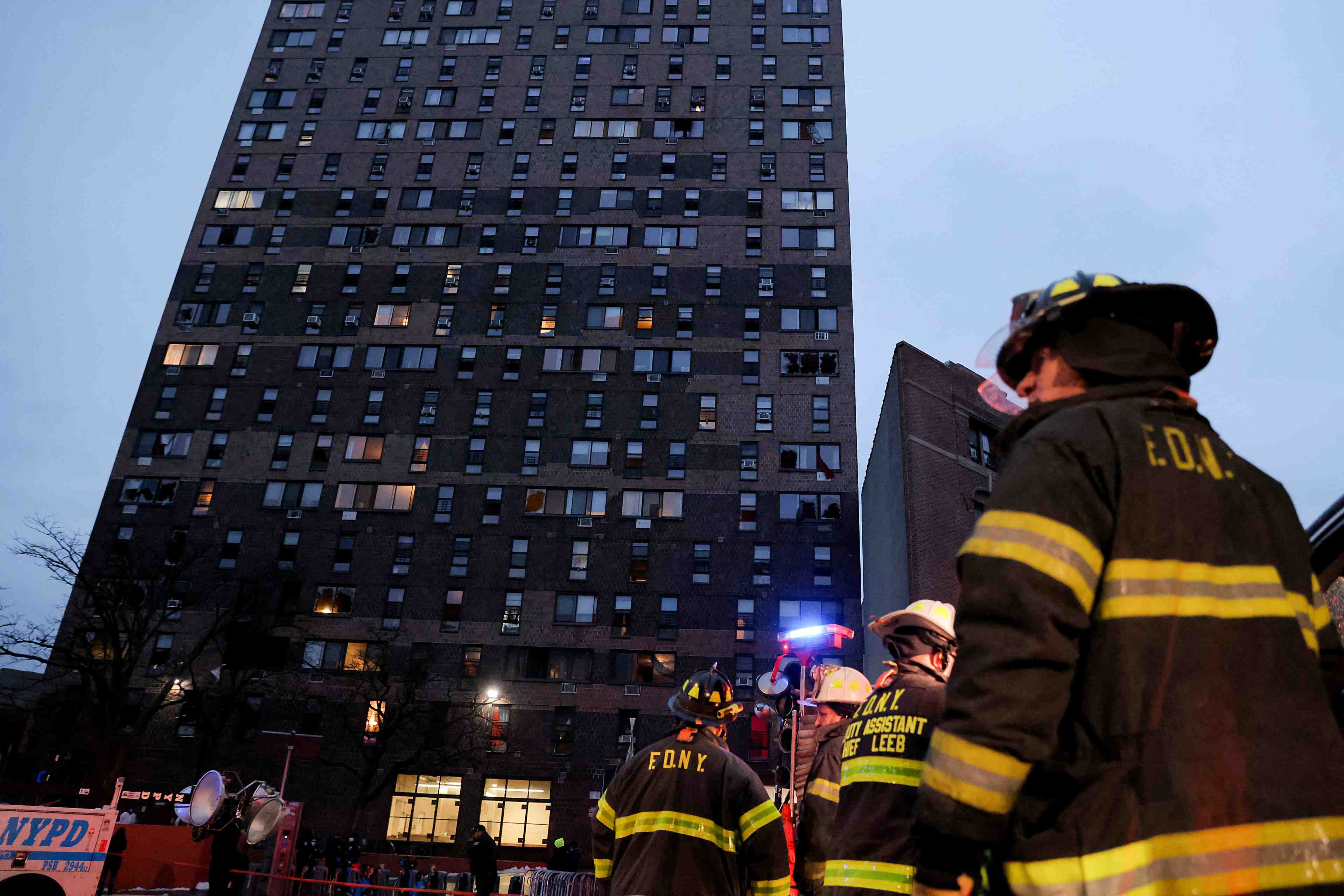 Un incendie dans un immeuble de new york fait 19 morts