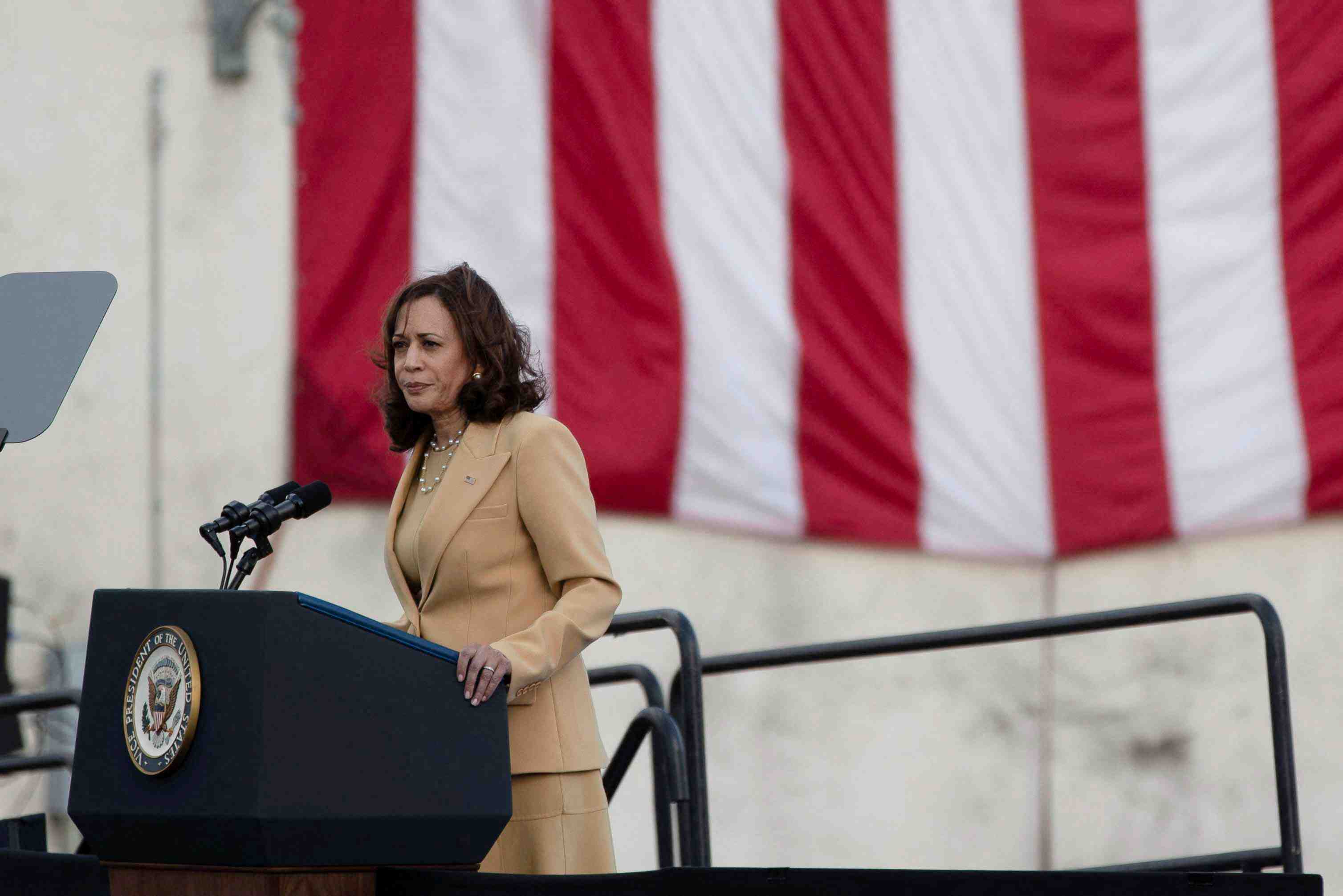 Harris en pologne et en roumanie pour parler des prochaines etapes de la reponse a l'invasion de l'ukraine