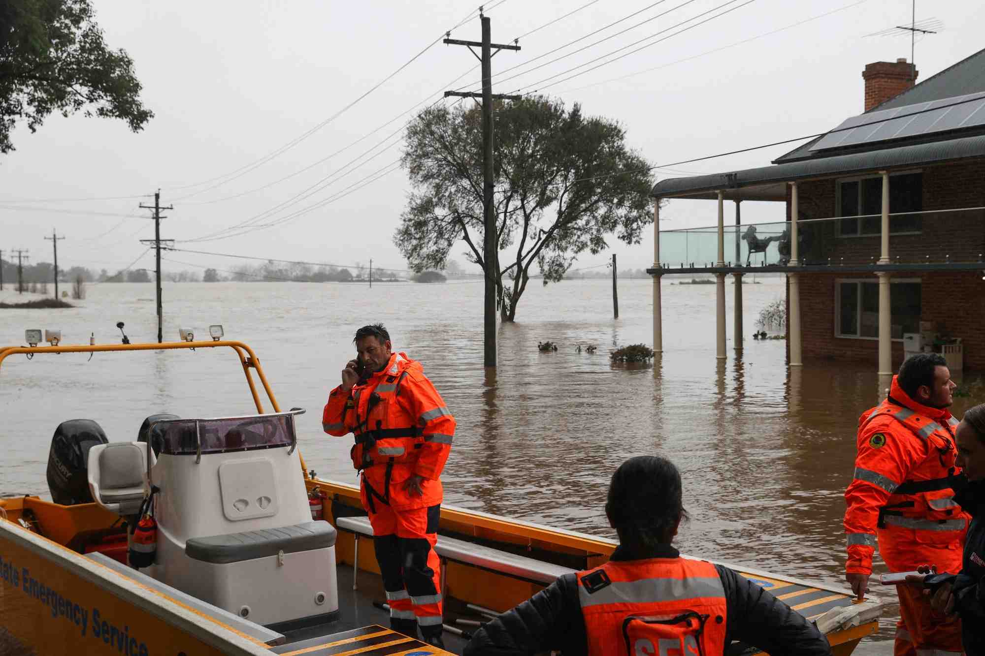 Australie, inondations: des milliers de personnes supplementaires evacuees a sydney