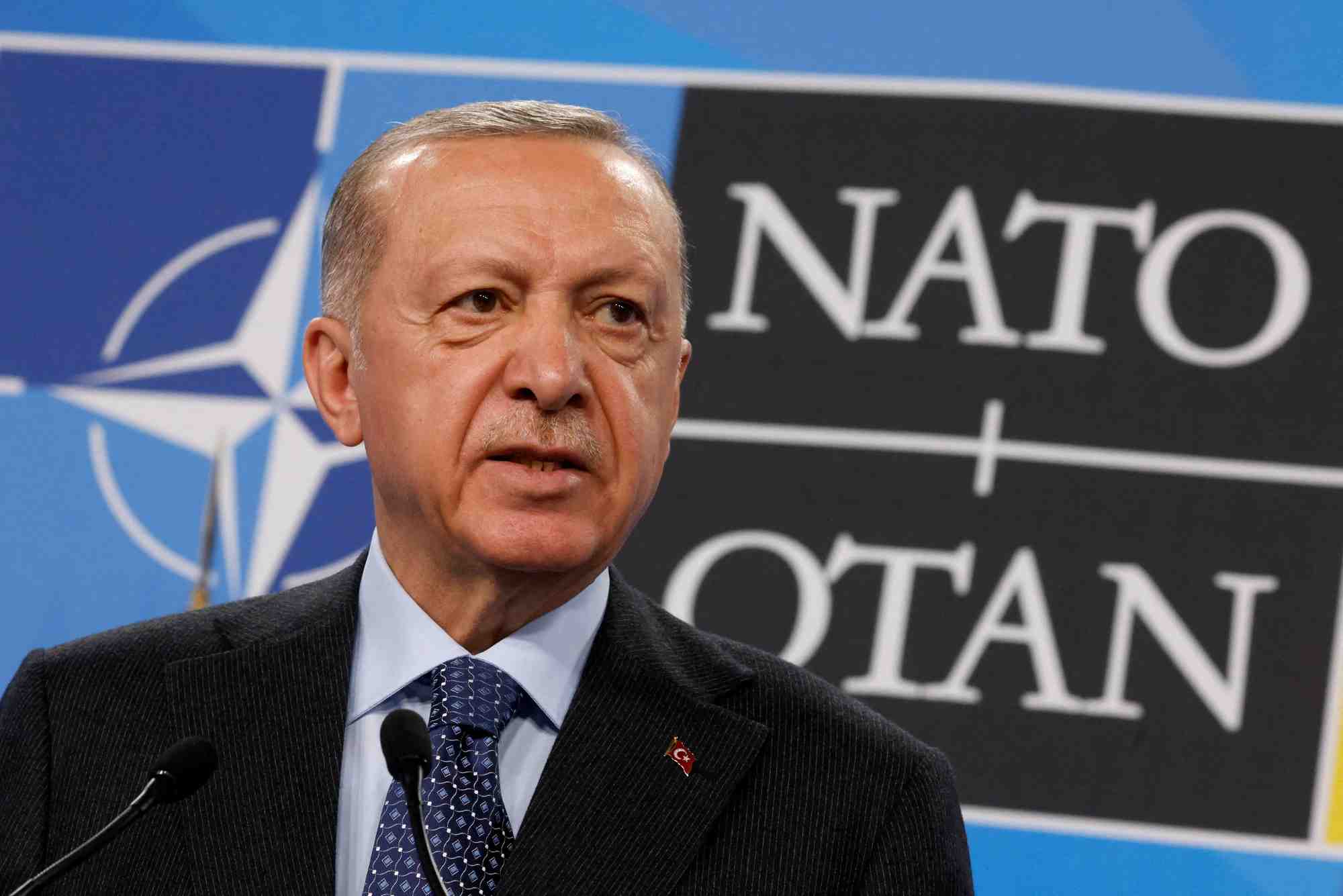 Le president turc recep tayyip erdogan lors d'une conference de presse pendant le sommet de l'otan a madrid