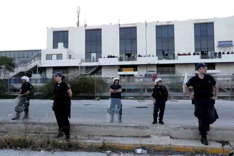 L'ancien aeroport d'athenes devenu camp de migrants evacue